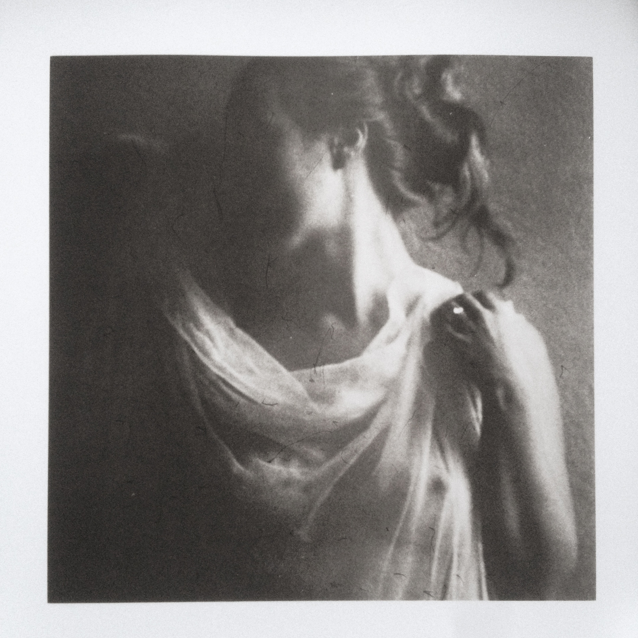 Лит-печать - это технология печати, исключающая любое повторение, поскольку проявитель каждый раз даёт новую фактуру