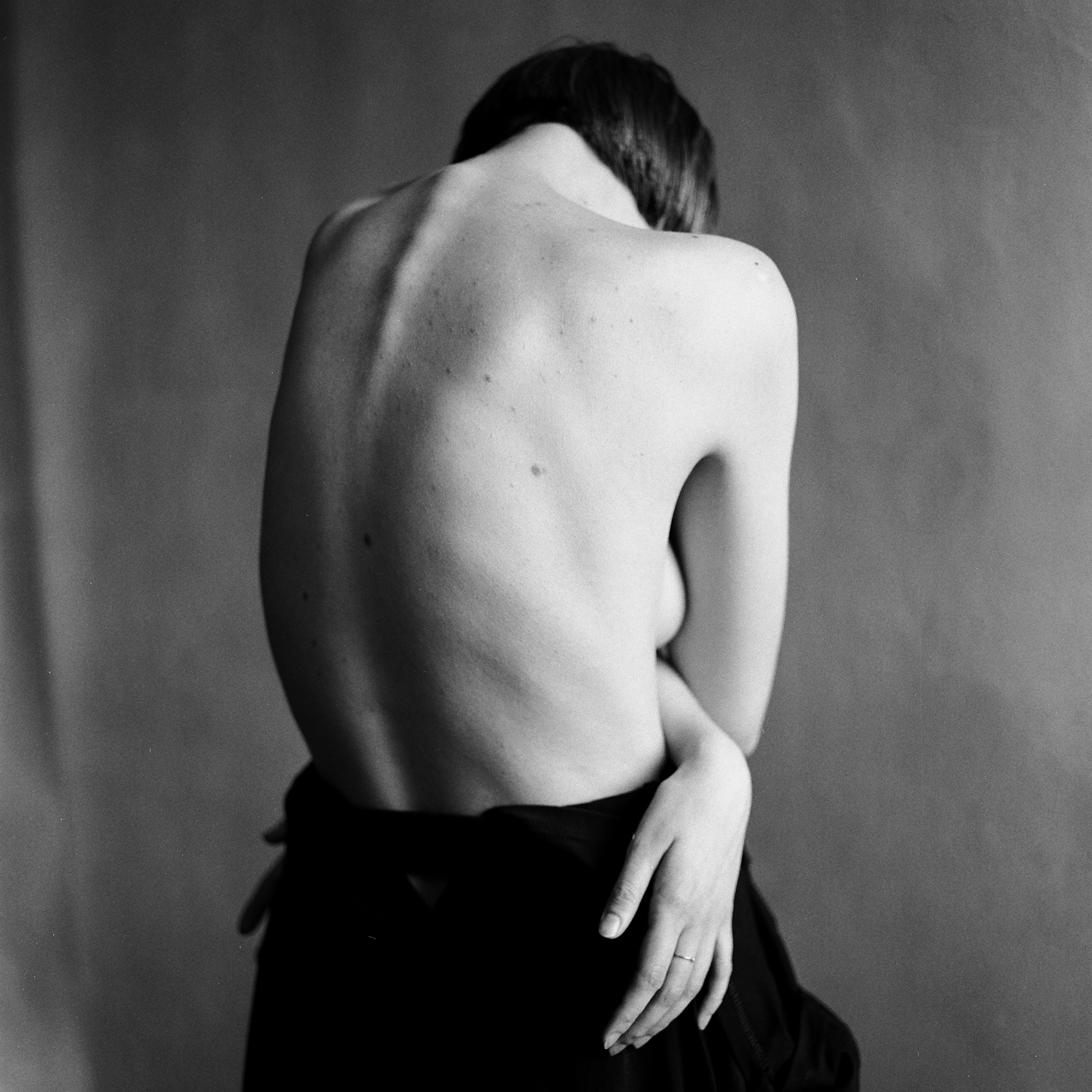 Body. Polina Soyref, portrait photographer