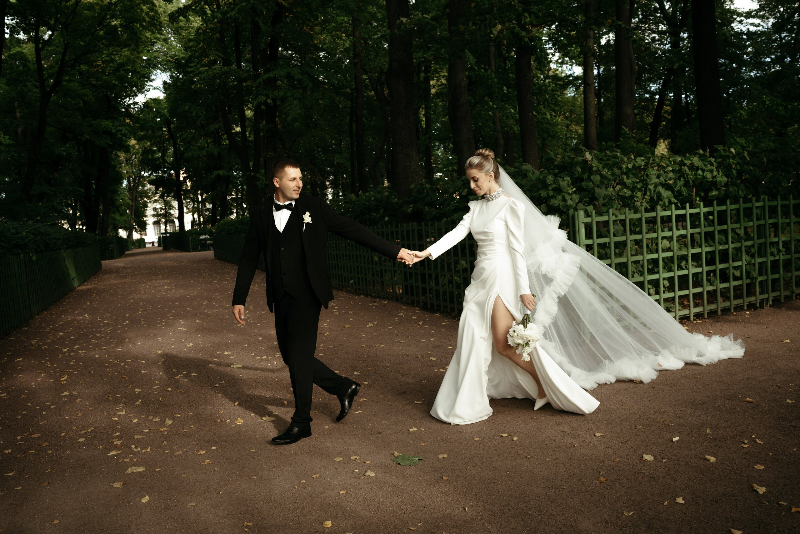 Однажды в летнем саду. Свадебный фотограф в Петербурге Таша Вайб