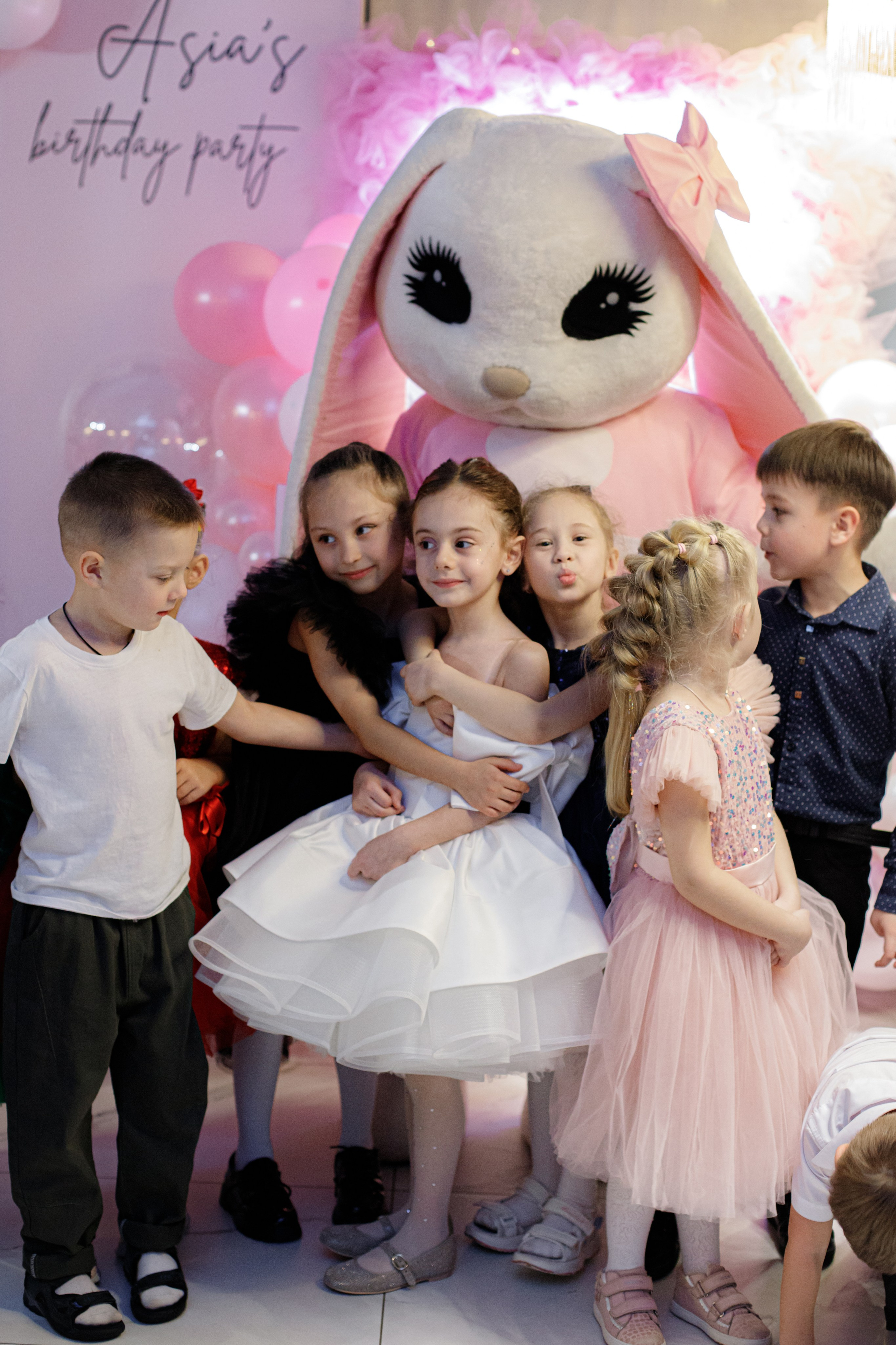 ASIA'S BIRTHDAY PARTY. Photokarish