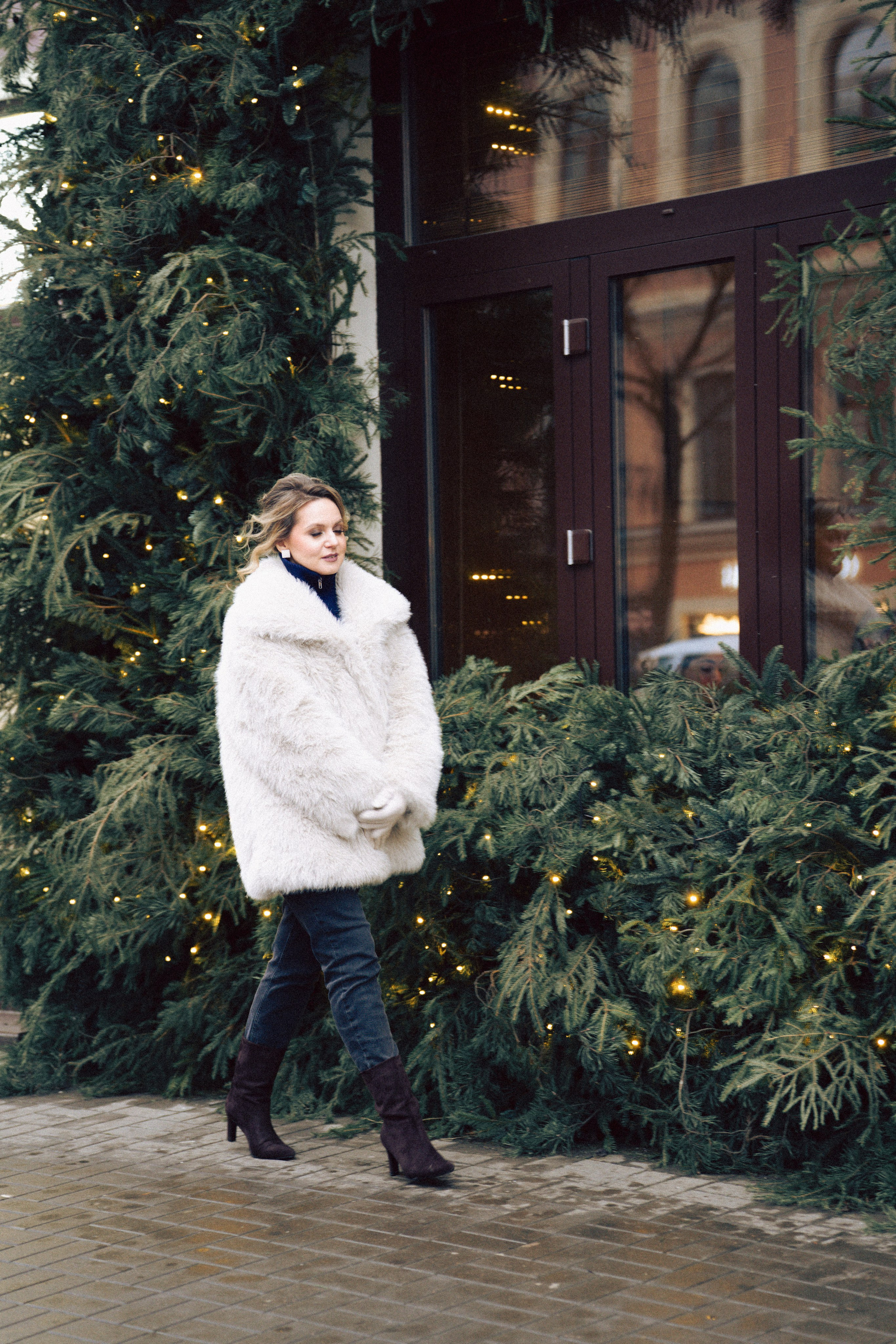 НОВОГОДНЯЯ ФОТОСЕСИИЯ В СТУДИИ ДЛЯ ДЕВУШКИ И ПРОГУЛКА ПО ЧЕРНЫШЕВСКОЙ. Профессиональный фотограф, Санкт-Петербург — Виктория Богомолова