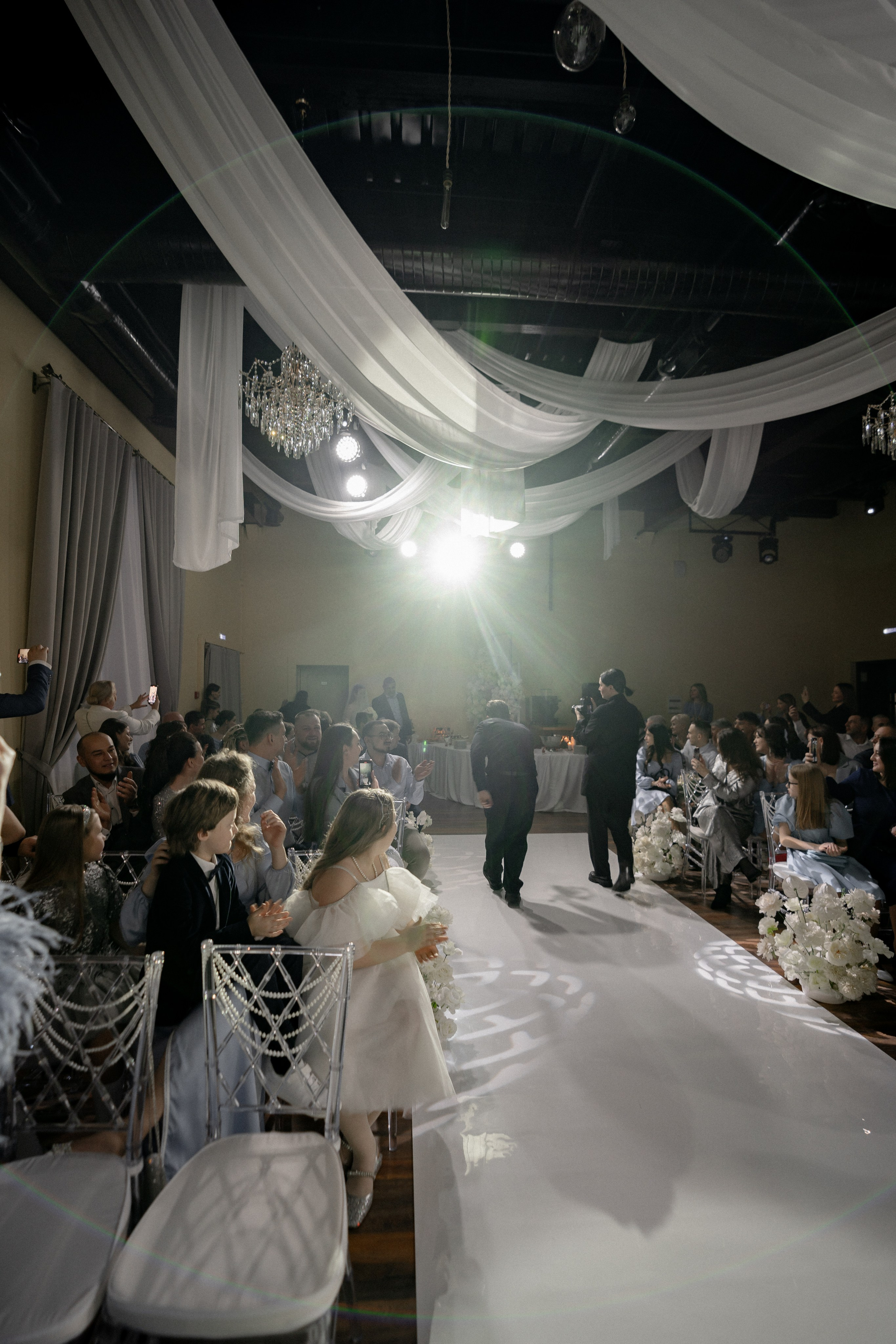 СВАДЕБНАЯ СЬЕМКА СБОРОВ В ОТЕЛЕ И ВЫЕЗД НА ЦЕРЕМОНИЮ (СНЯТО В СИБИРЕ В НИЖНЕВАРТОВСКЕ). Профессиональный фотограф, Санкт-Петербург — Виктория Богомолова