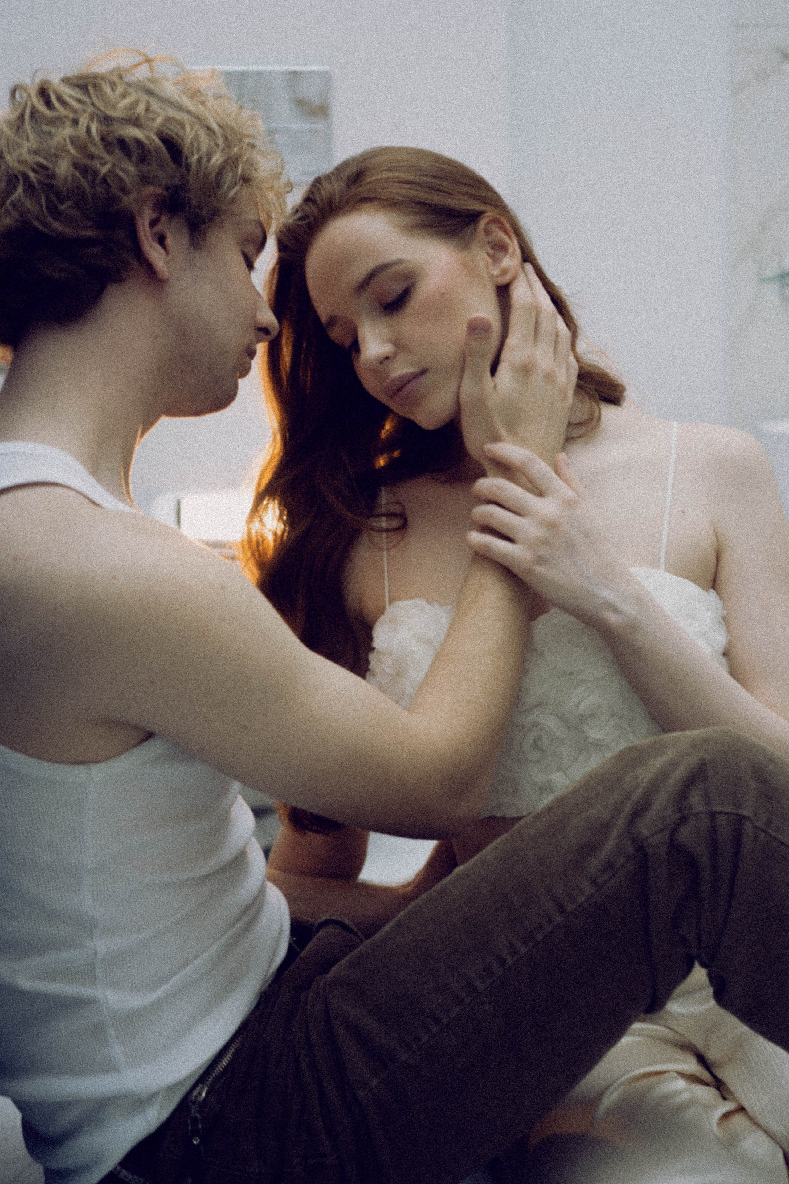 СВАДЕБНАЯ СЬЕМКА В ОТЕЛЕ. СБОРЫ ЖЕНИХА И НЕВЕСТЫ И ТАКЖЕ ТОР И ПОДГОТОВКА К ПРОГУЛКЕ. Профессиональный фотограф, Санкт-Петербург — Виктория Богомолова