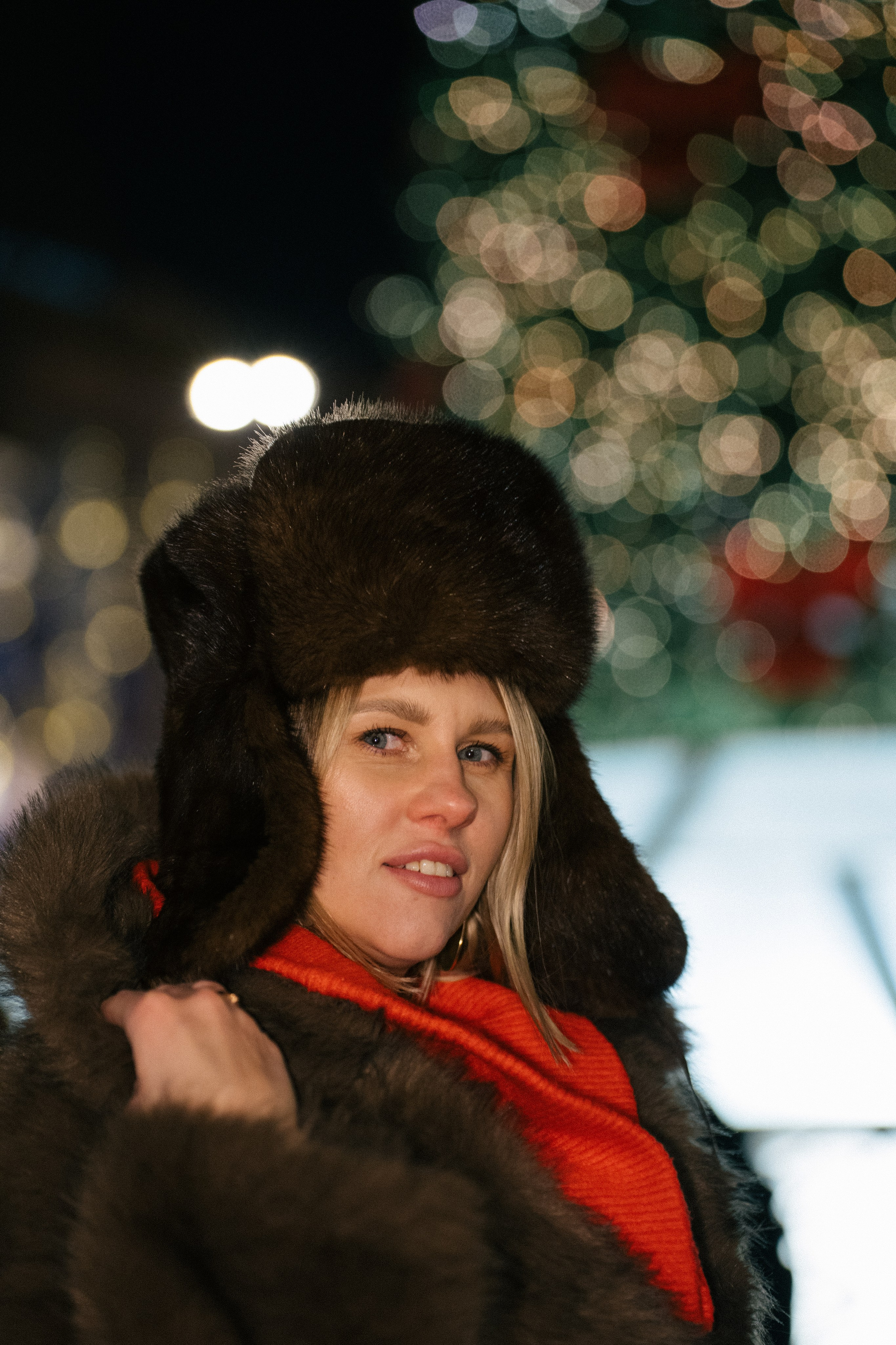 ПРОГУЛКА НА МАНЕЖНОЙ ПЛОЩАДИ ДЛЯ ДЕВУШКИ ПЕРЕД НОВЫМ ГОДОМ (НОВОГОДНЯЯ ФОТОСЕССИИЯ НА МАНЕЖНОЙ ПЛОЩАДИ). Профессиональный фотограф, Санкт-Петербург — Виктория Богомолова