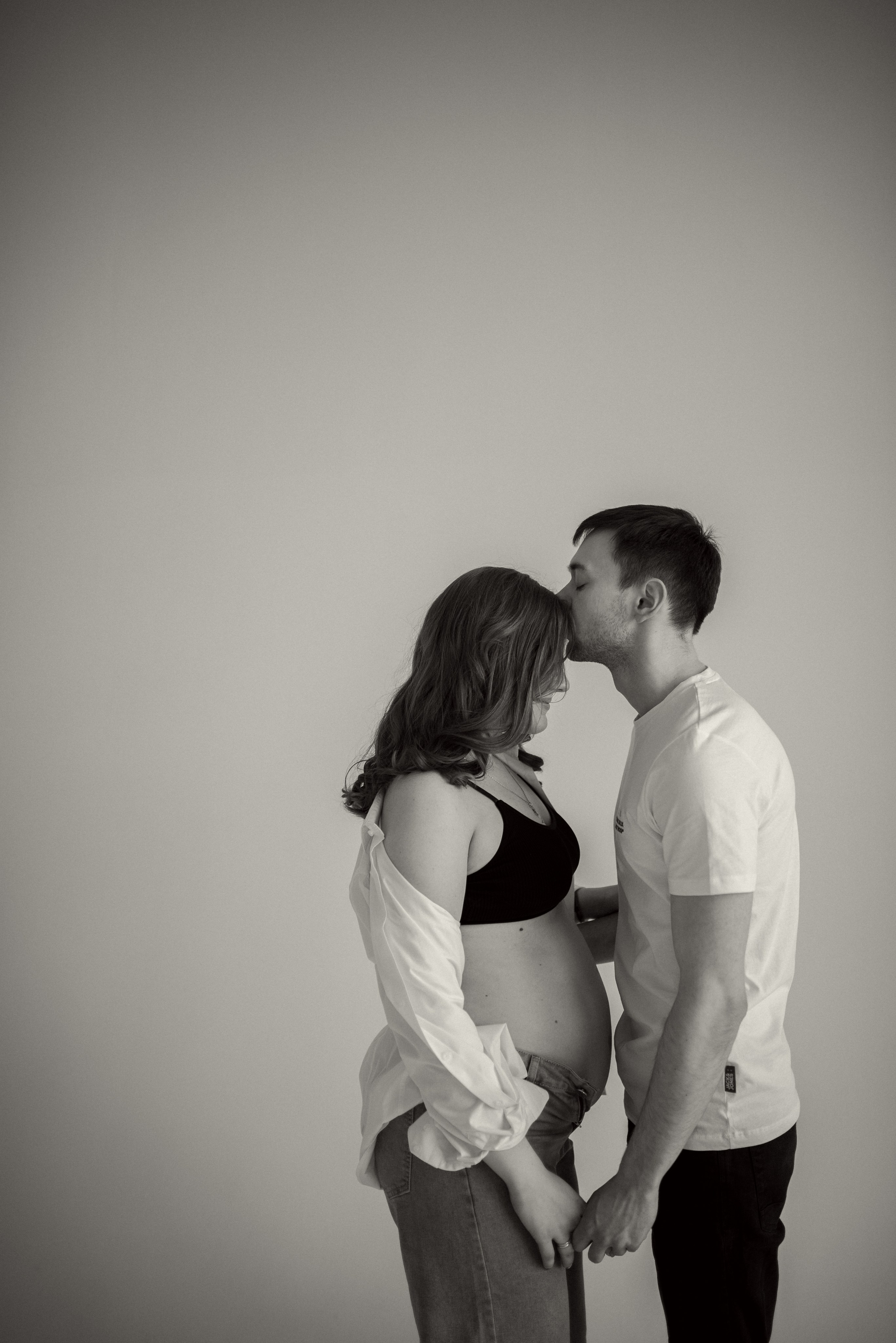 Фотосессия беременности в студии Бутово. Семейная фотосессия Бутово Москва фотограф Алина Морщагина