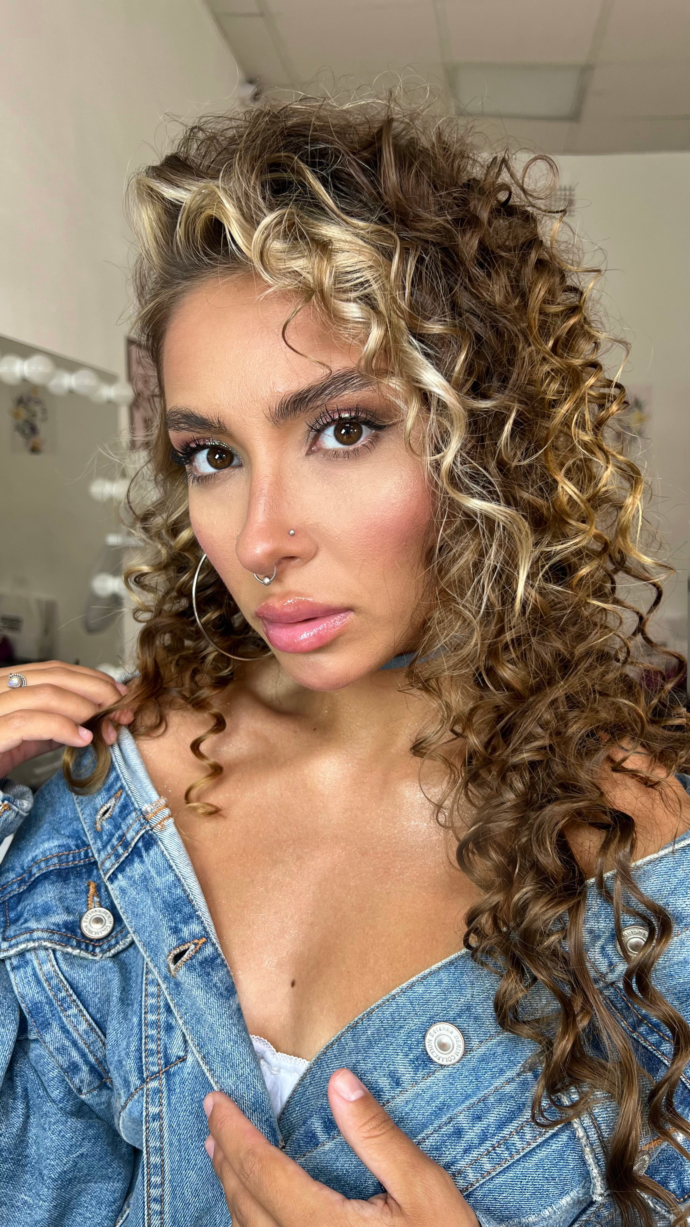 Маргарита- Визажист и стилист по волосам. Фотостудия во Всеволожске. Подходит для всех творческих проектов