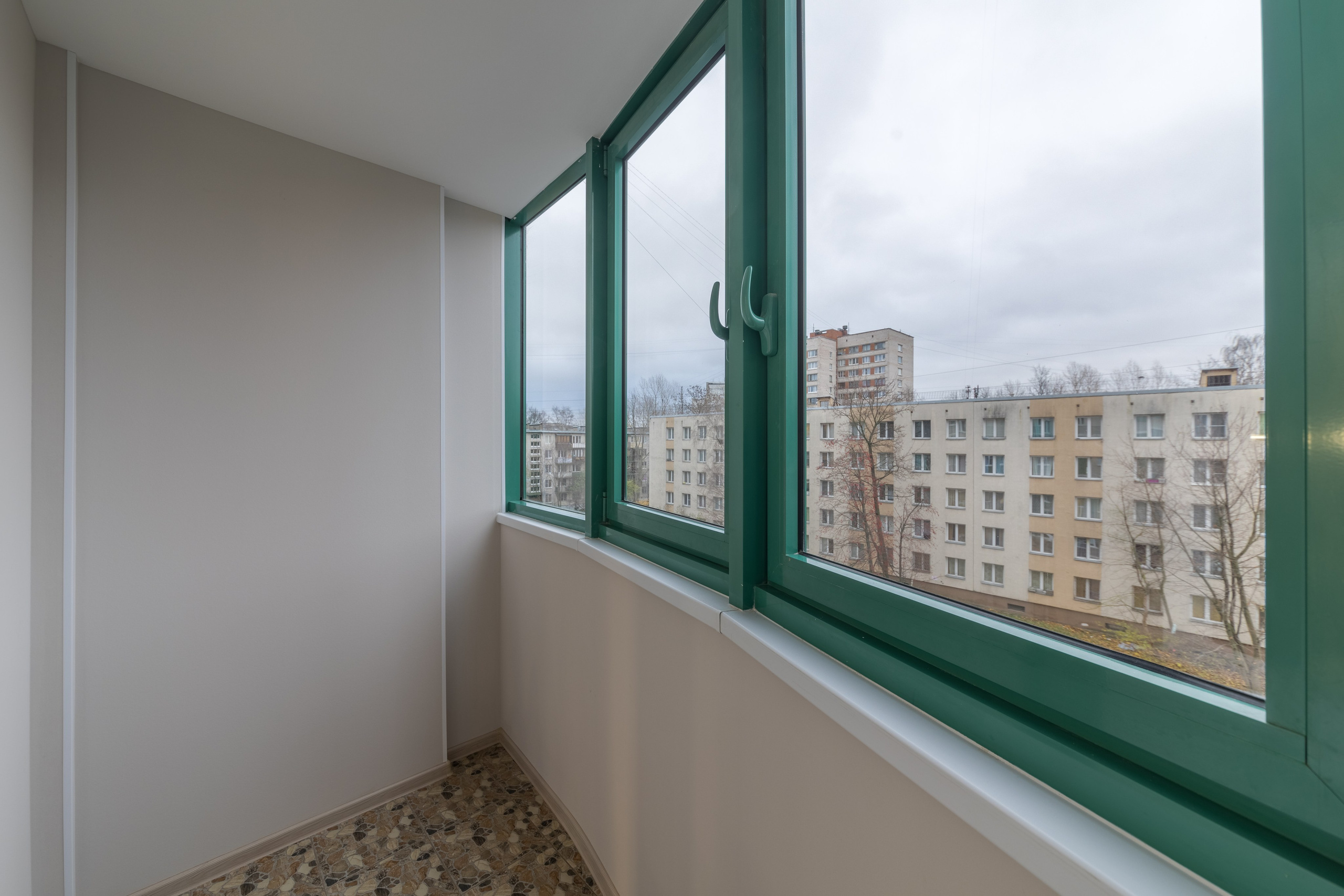 Однокомнатная квартира, Варшавская ул