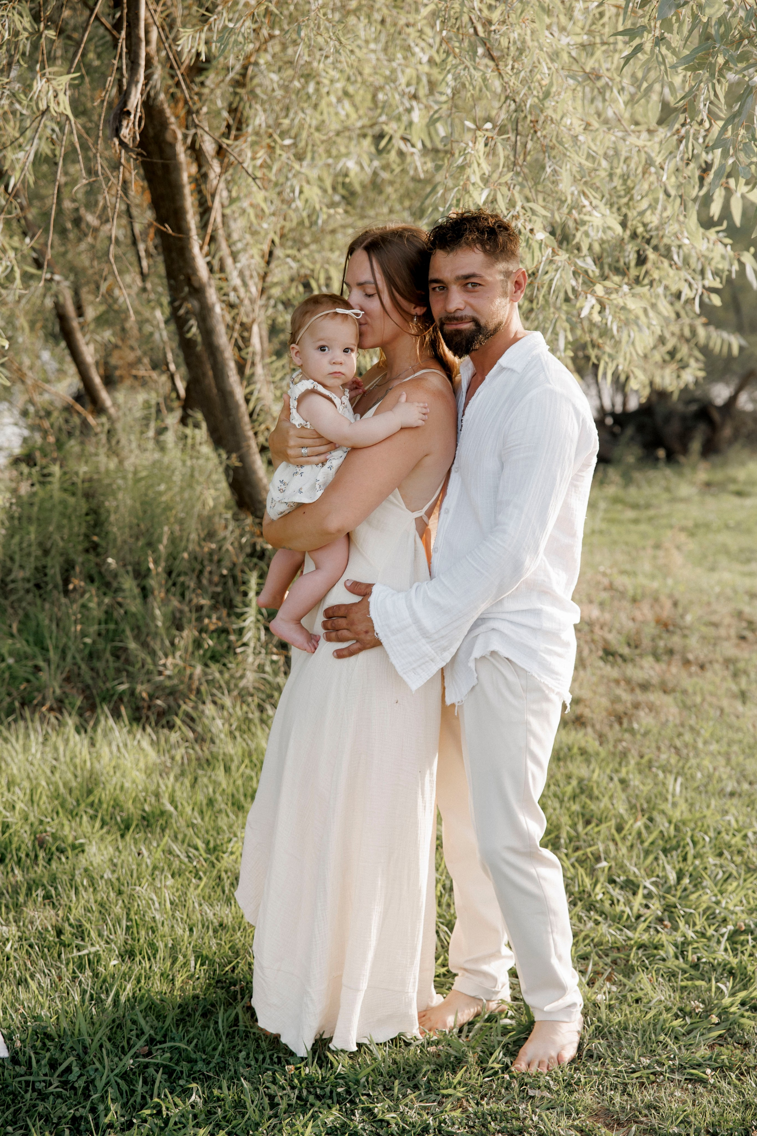 Family photoshoot inside the park. Главная