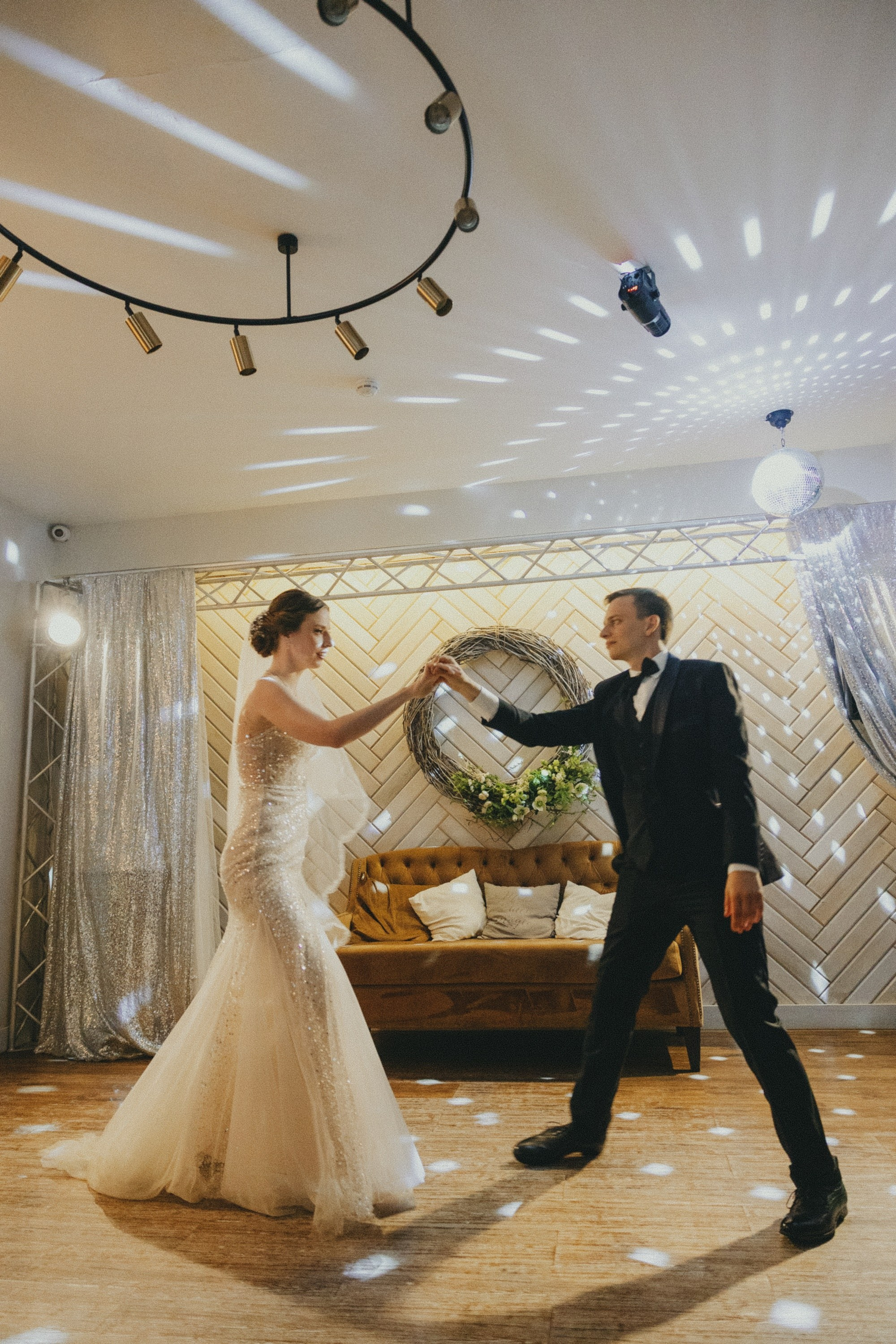 Алена и Денис — обработка в стиле ретро пленка. Свадебный фотограф в Санкт-Петербурге Рябикин Александр , занимаюсь св