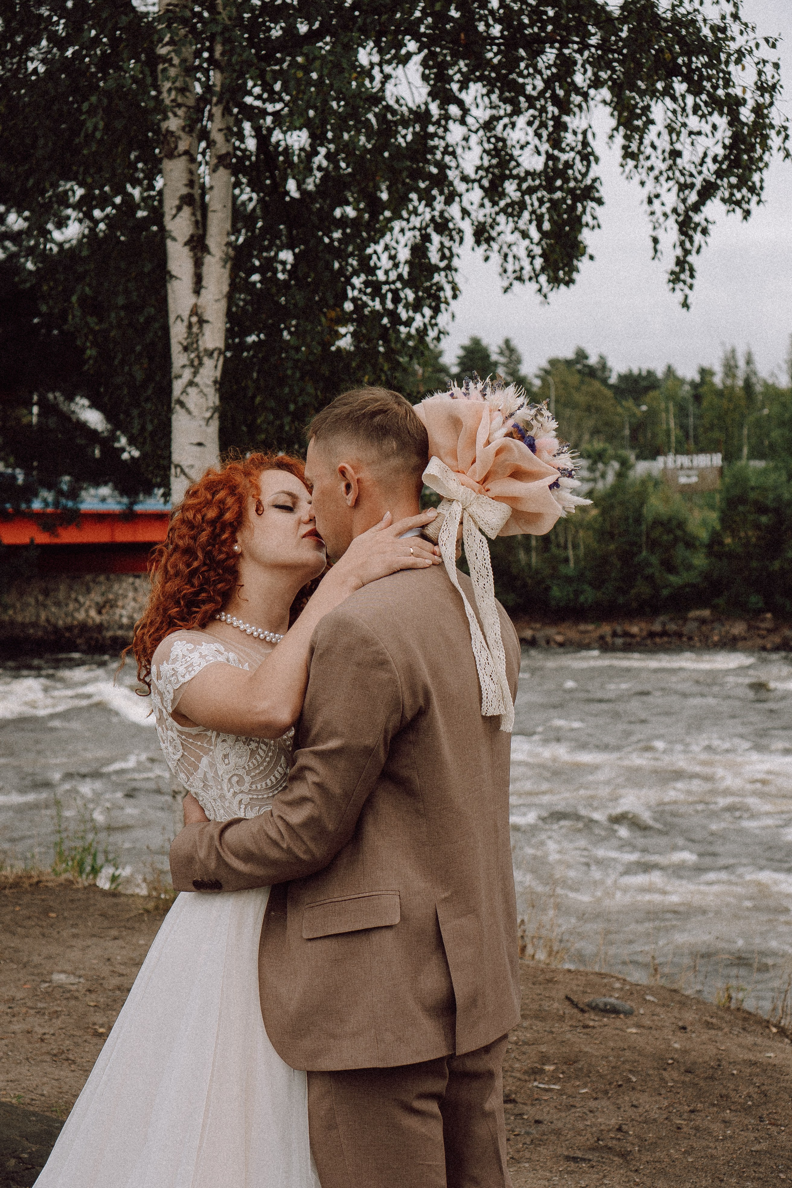 СВАДЕБНАЯ ФОТОСЕССИИЯ ПАРЫ В ГОРОДЕ ПРИОЗЕРСК В СОСНОВОМ ЛЕСУ И С ПИКАПОМ. Профессиональный фотограф, Санкт-Петербург — Виктория Богомолова