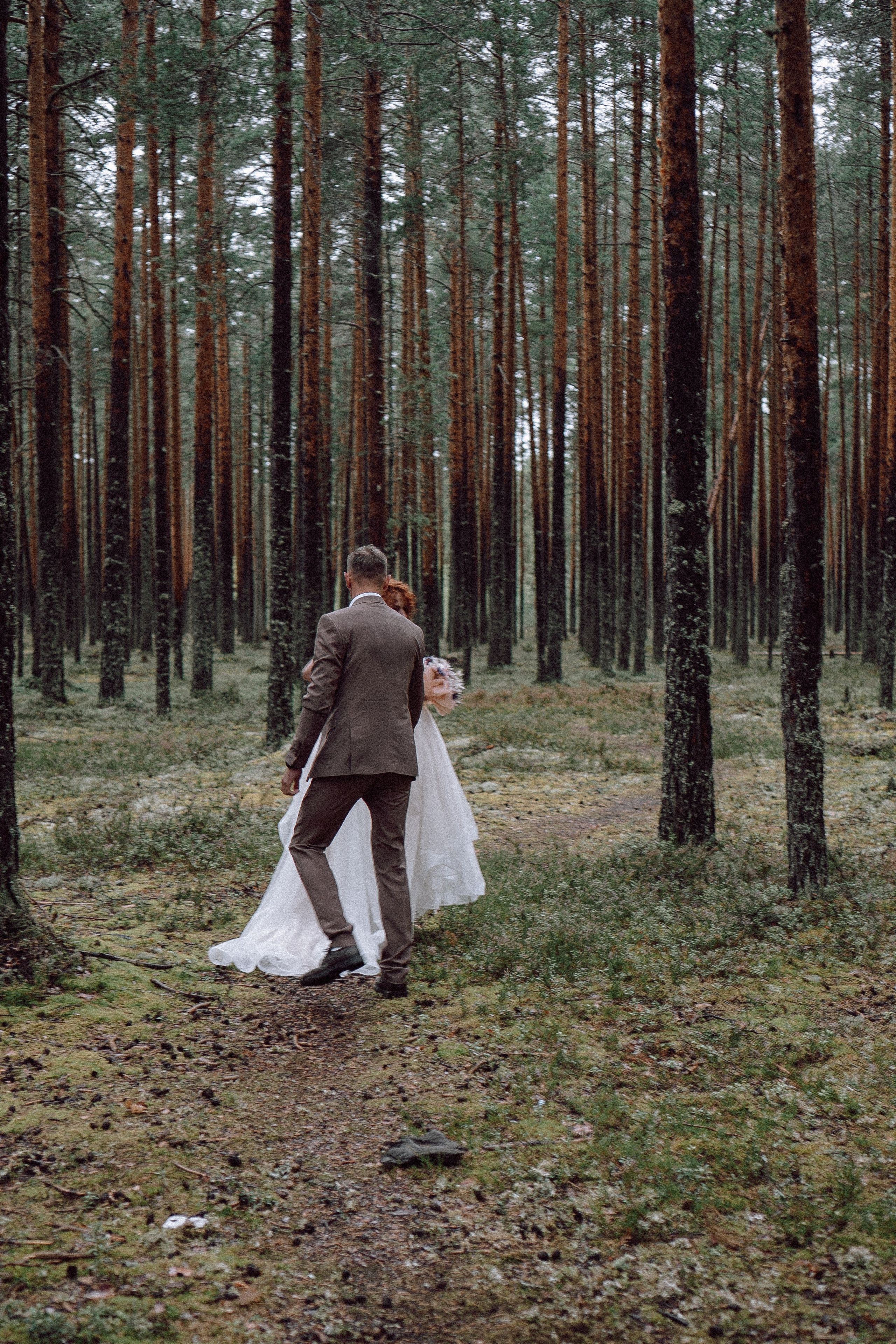 СВАДЕБНАЯ ФОТОСЕССИИЯ ПАРЫ В ГОРОДЕ ПРИОЗЕРСК В СОСНОВОМ ЛЕСУ И С ПИКАПОМ. Профессиональный фотограф, Санкт-Петербург — Виктория Богомолова