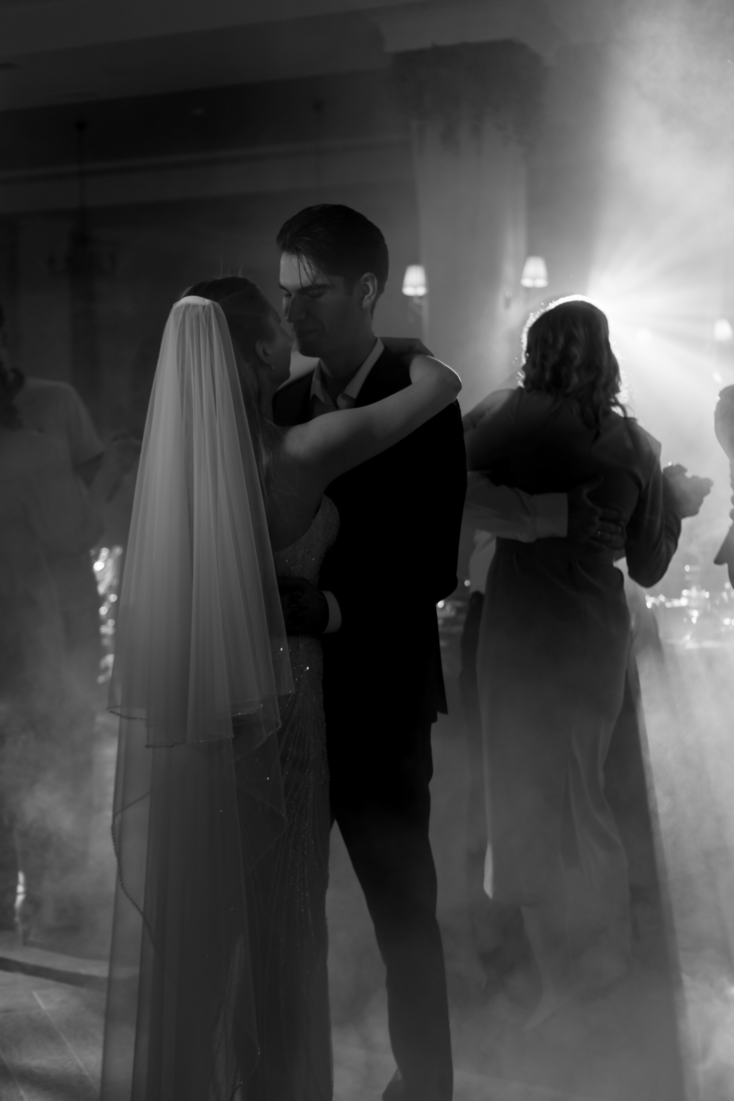 СВАДЕБНАЯ СЬЕМКА СБОРОВ В ОТЕЛЕ И ВЫЕЗД НА ЦЕРЕМОНИЮ (СНЯТО В СИБИРЕ В НИЖНЕВАРТОВСКЕ). Профессиональный фотограф, Санкт-Петербург — Виктория Богомолова