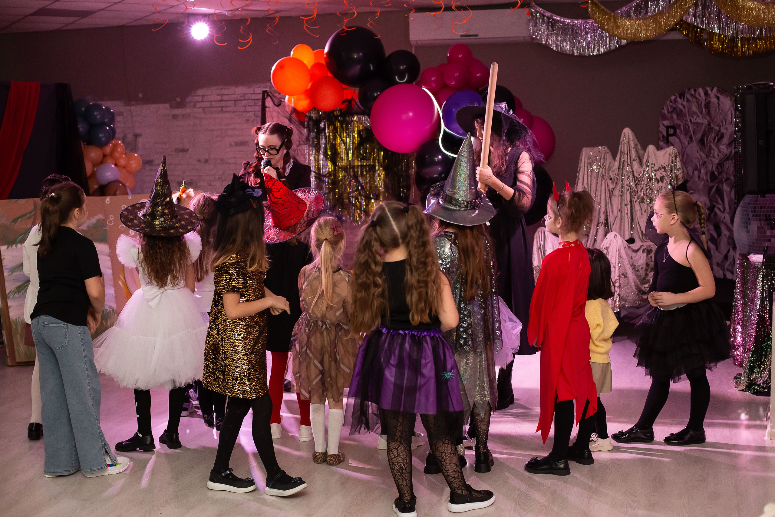 Верхом на помеле спектакль интерактивный. Семейный и детский фотограф Анна Петракова