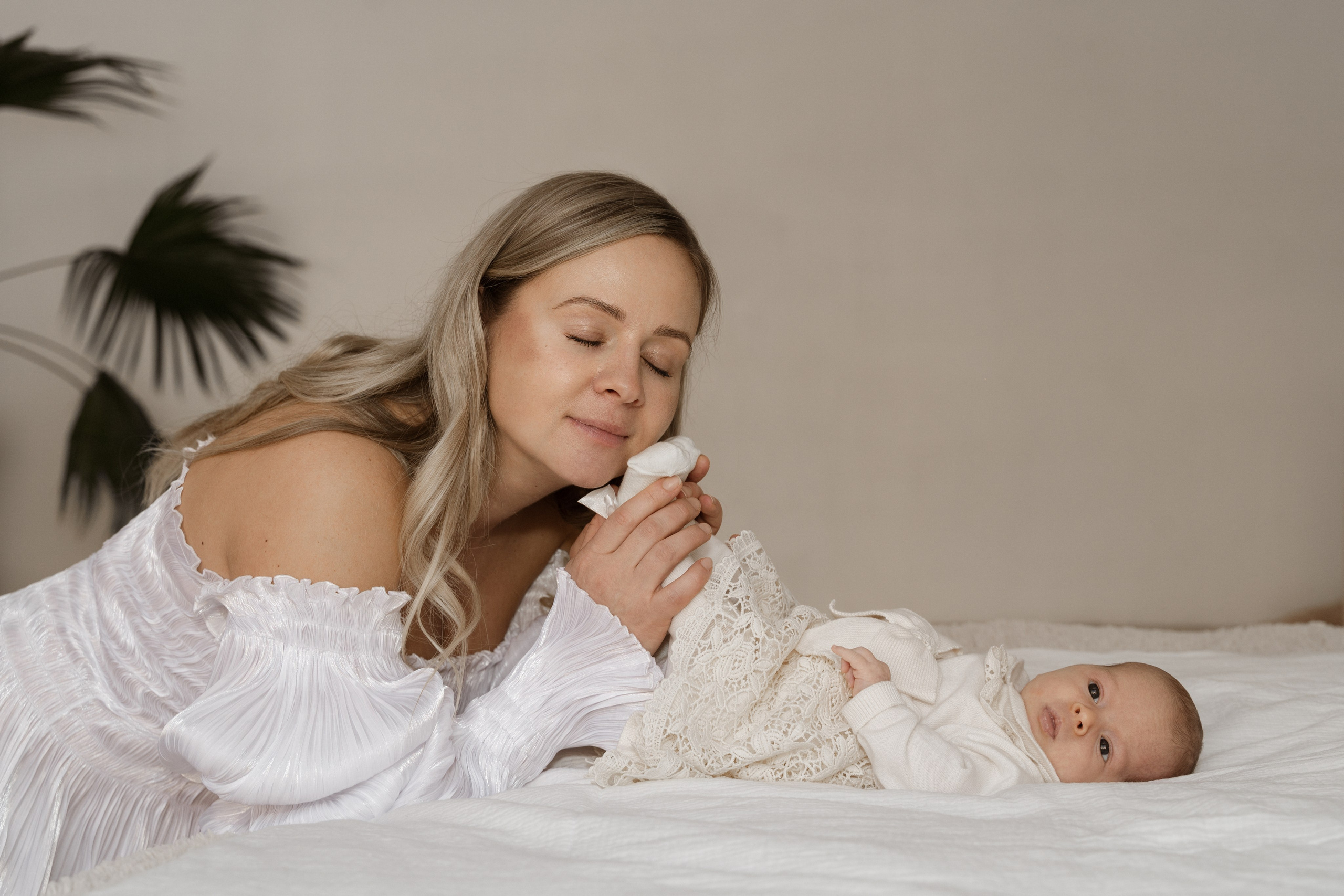 Материнство, семейная съёмка. Юлия Амели — фотограф беременности и материнства во Владивостоке