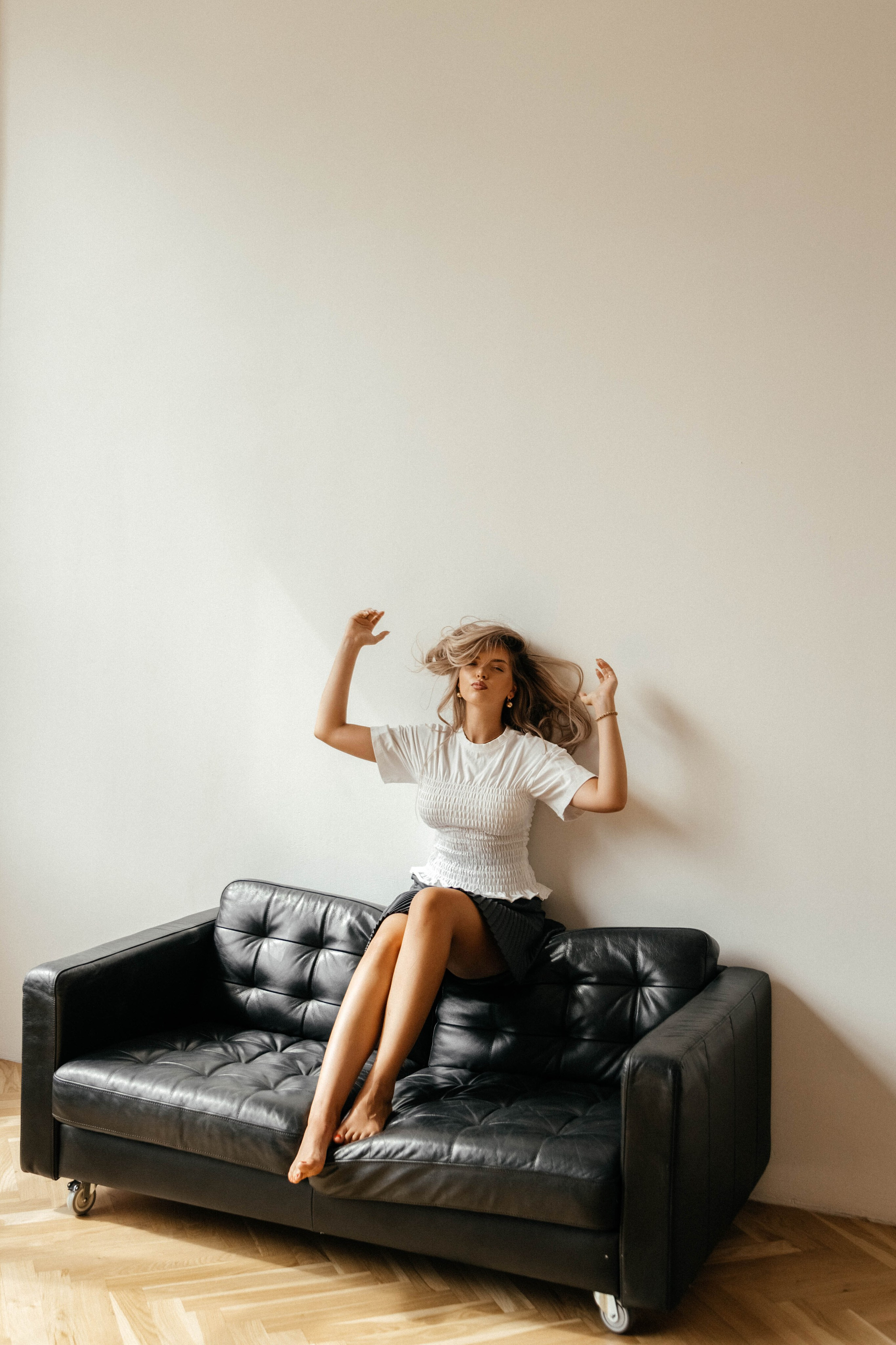 Катя. Минимализм в студии. Фотограф Ксения Третьякова, Санкт-Петербург