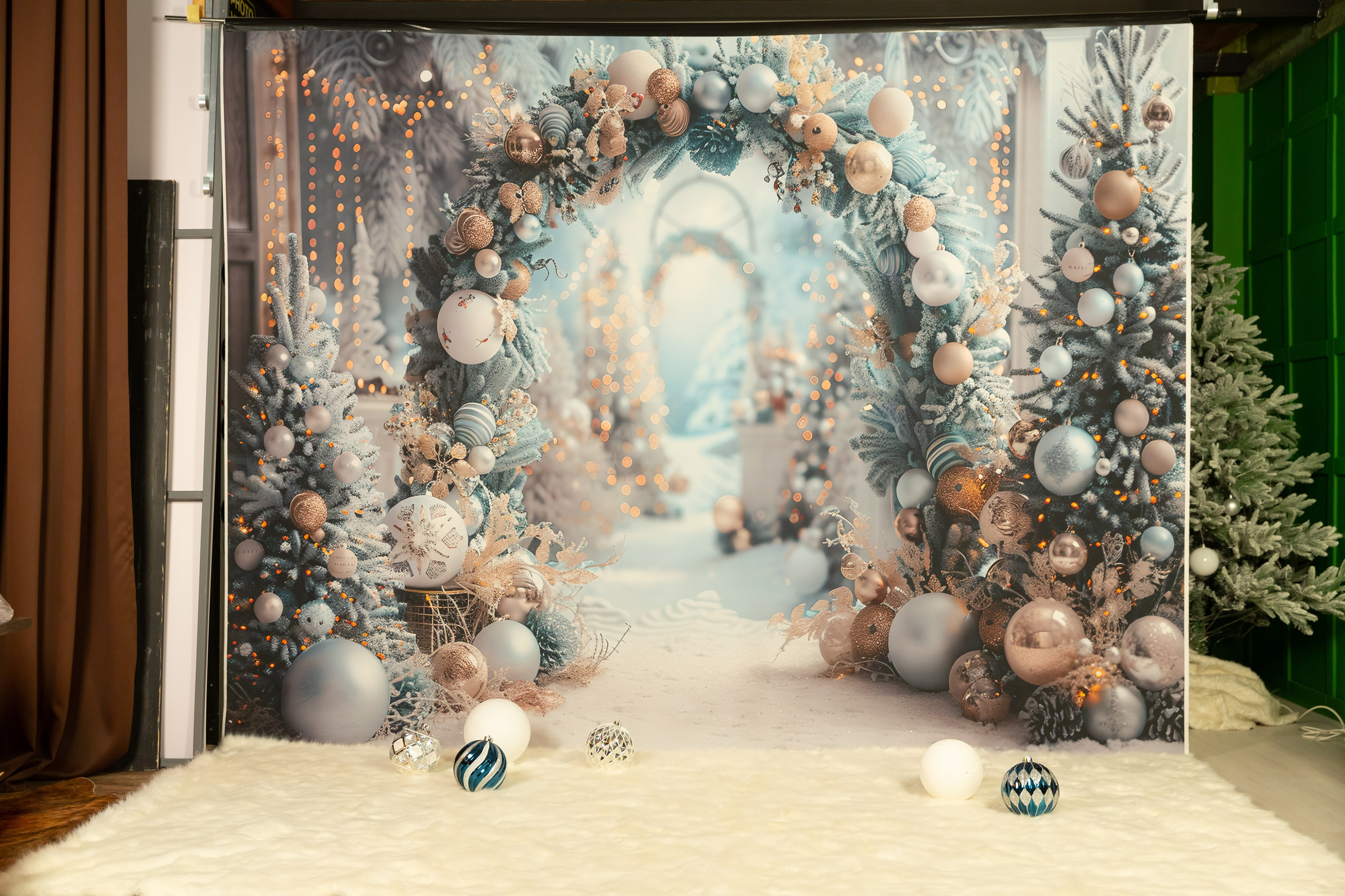 Новогодние локации. Фотостудия Алматы. Семейная и детская фотостудия Family studio.Фотограф Алматы