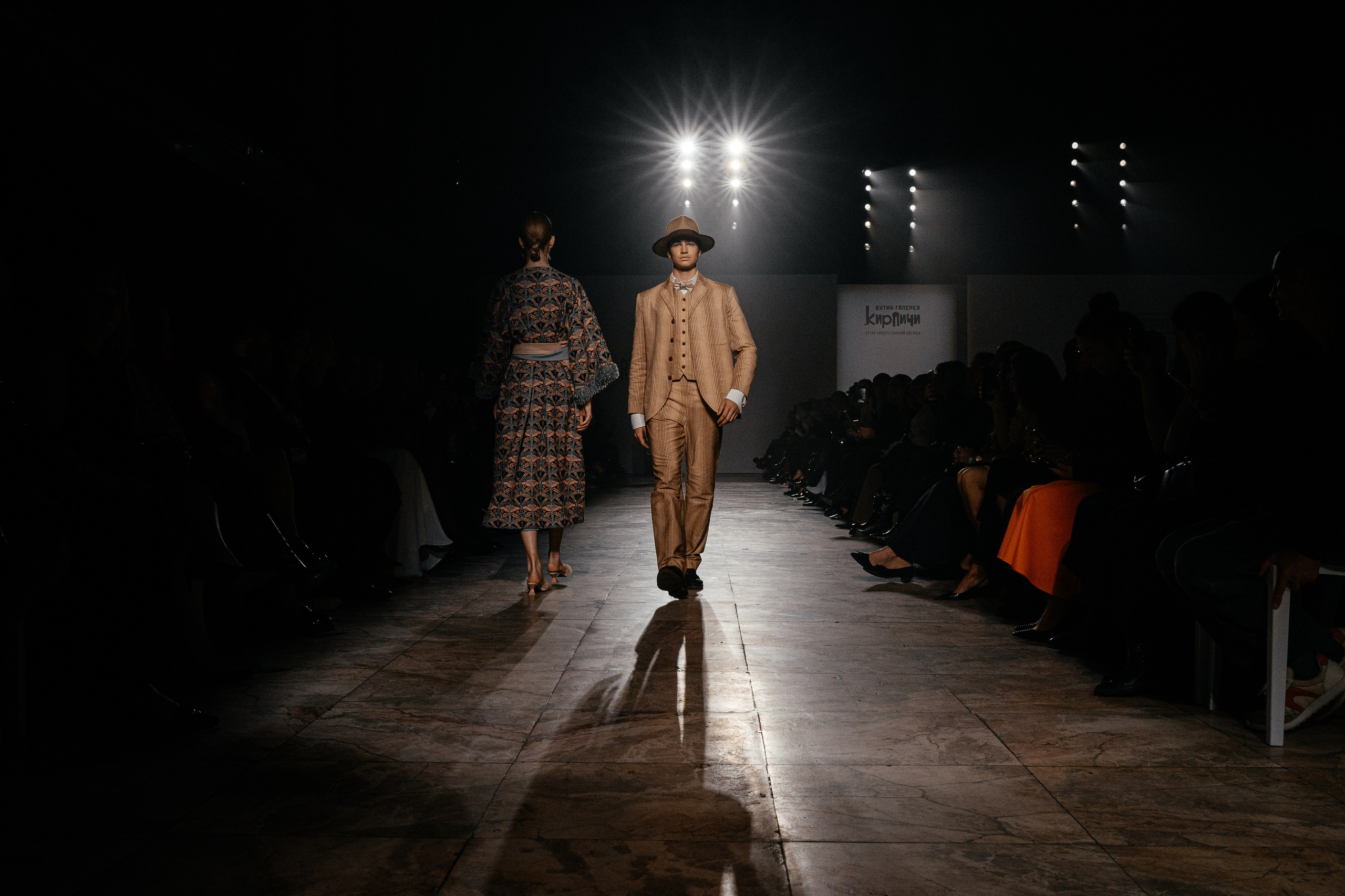 Показ Кирпичи. Коммерческий фотограф в Санкт-Петербурге Анна Кобзарь