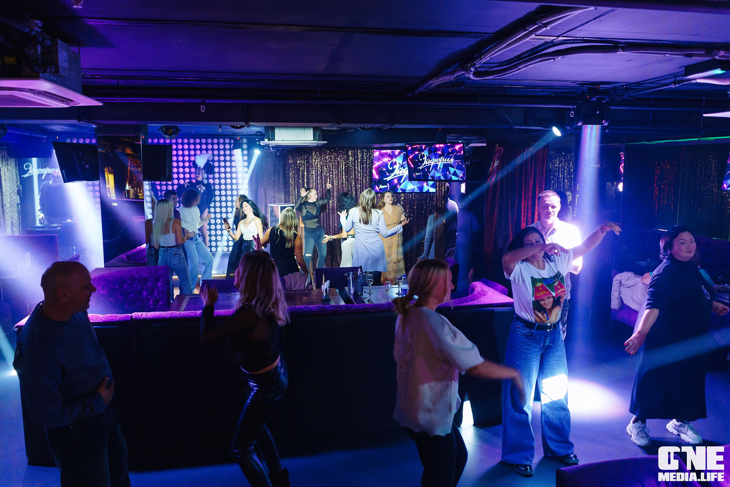 Фоторепортаж из караоке-клубе Эйфория. One Media Life: фоторепортажи, фотоотчеты с мероприятий и заведений