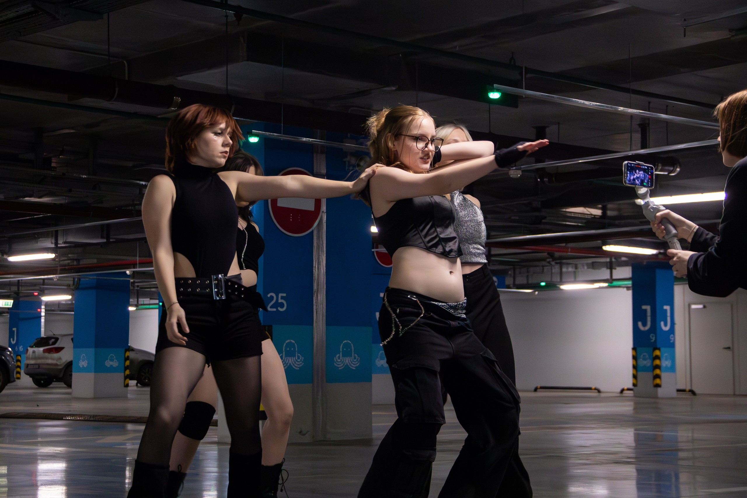 Бэкстейдж съёмок 16.SECTOR Aespa 'Whiplash'. K-pop (и не только) фотограф в Москве Светлана Полякова