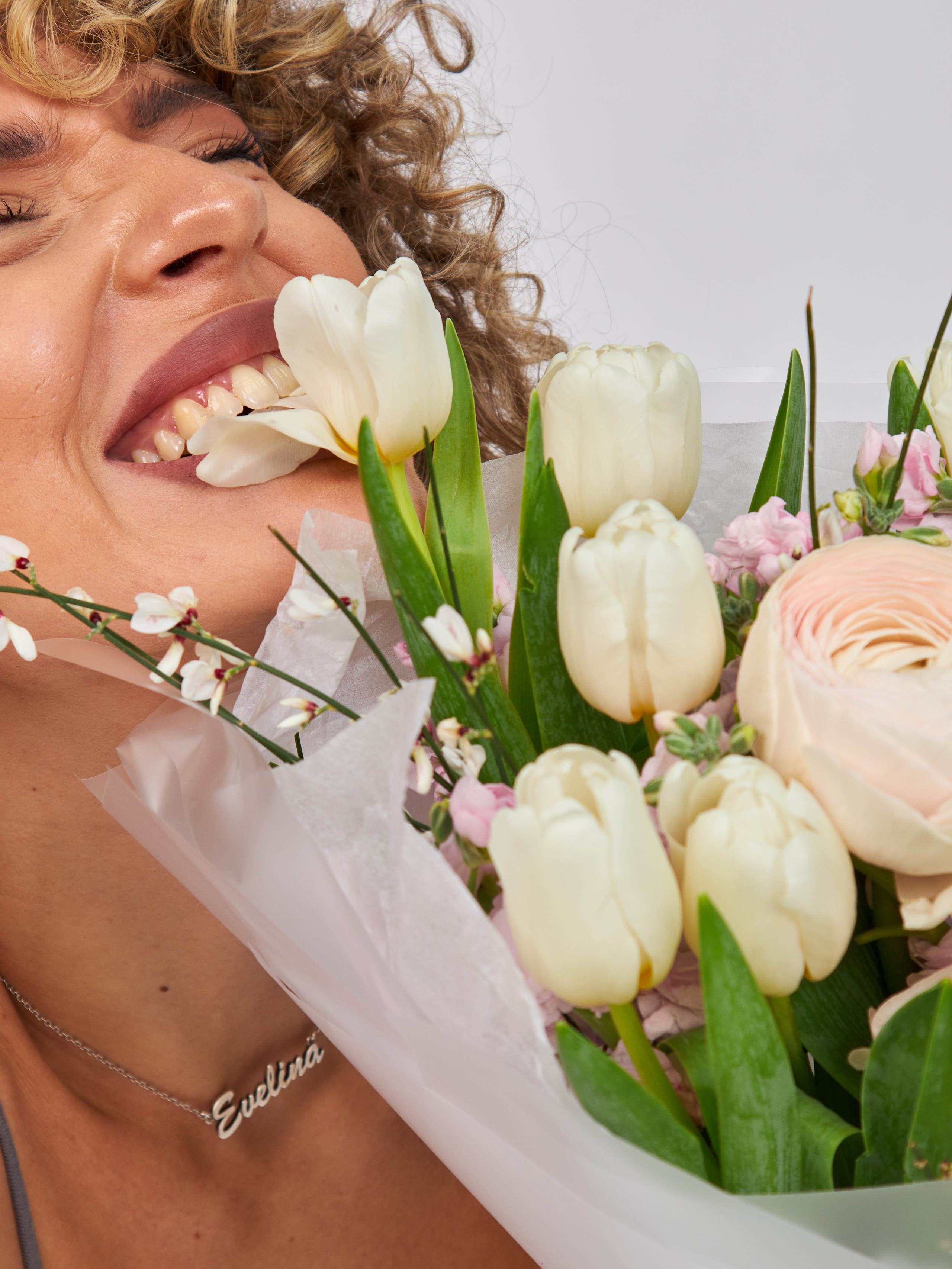 Ищете, кто снимет одежду для каталога? Организуем съемку в Москве с фотографом