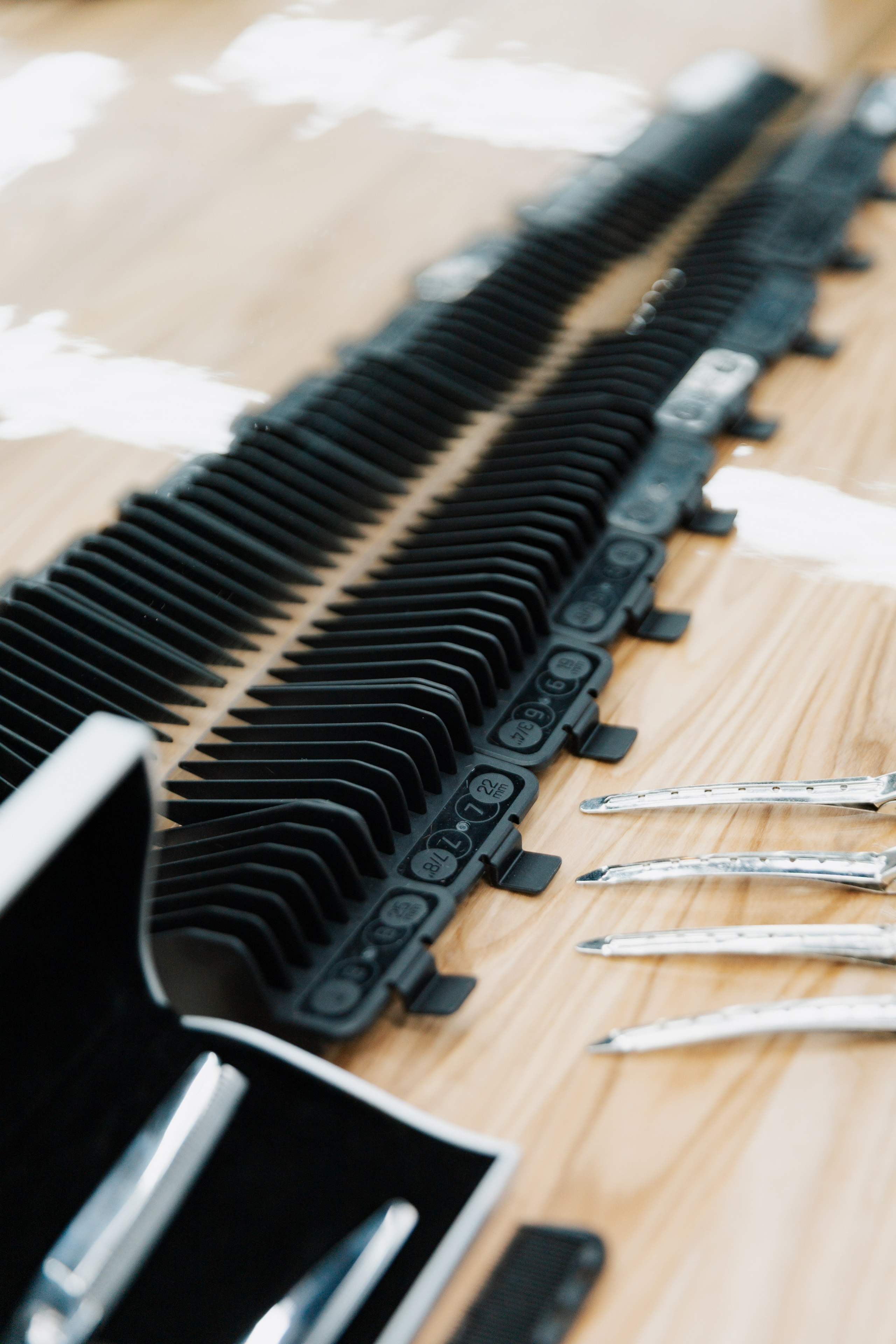 DERBY BARBERSHOP. LIYALEE PHOTO