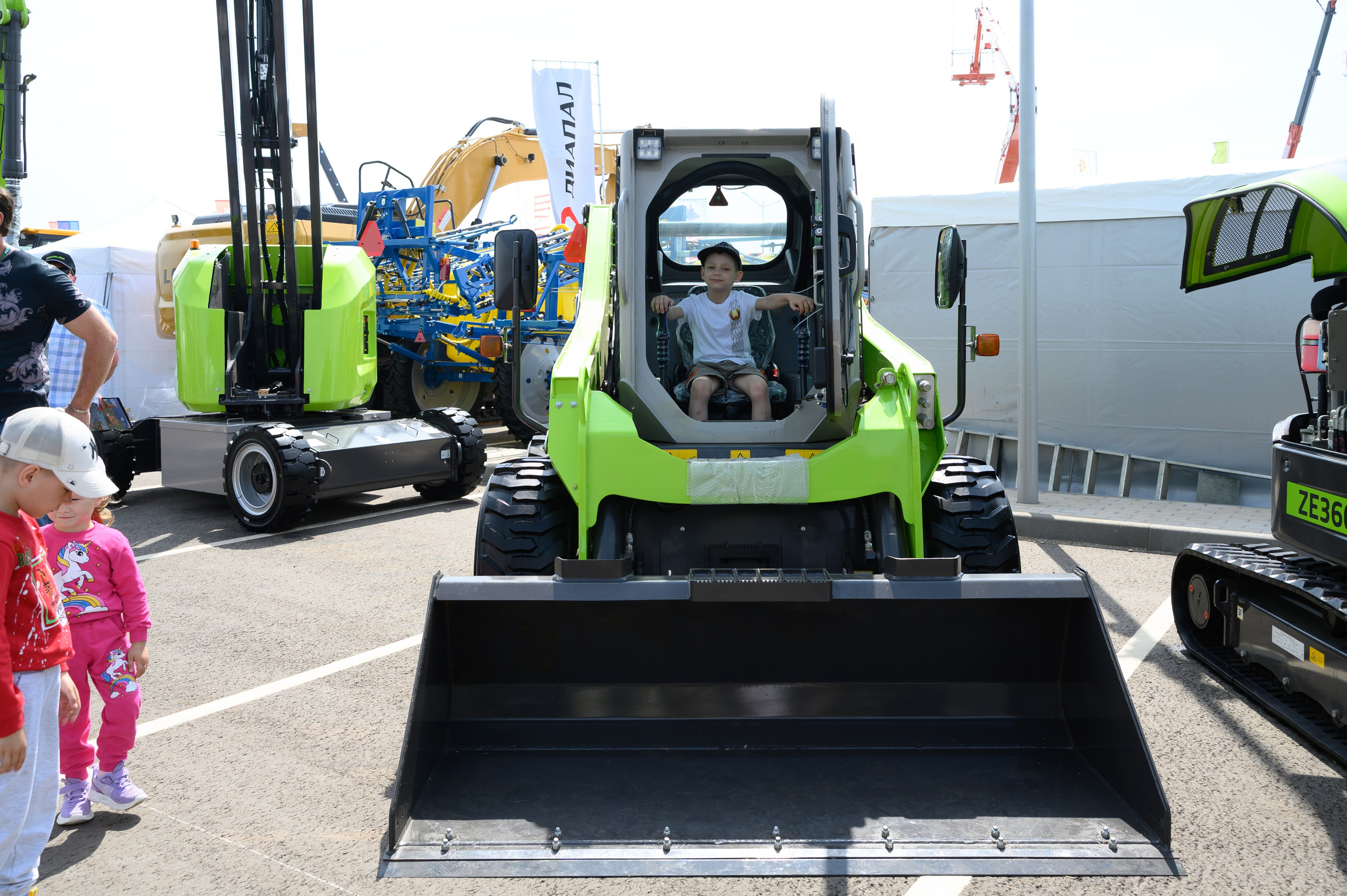 Агровыставка. Фотоуслуги, услуги фотографа, фотографирование важных событий