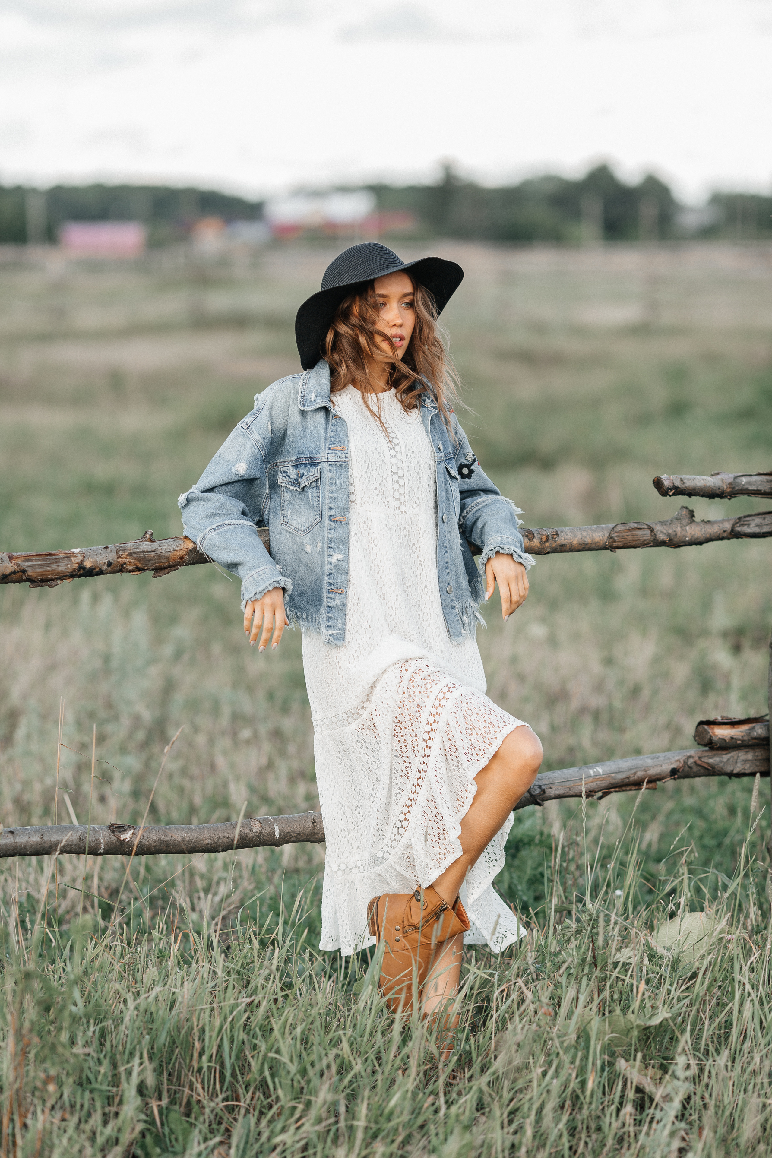 Sunset on the grass / Love story 30.06.2019. Воркшопы для фотографов в Москве и по всей России