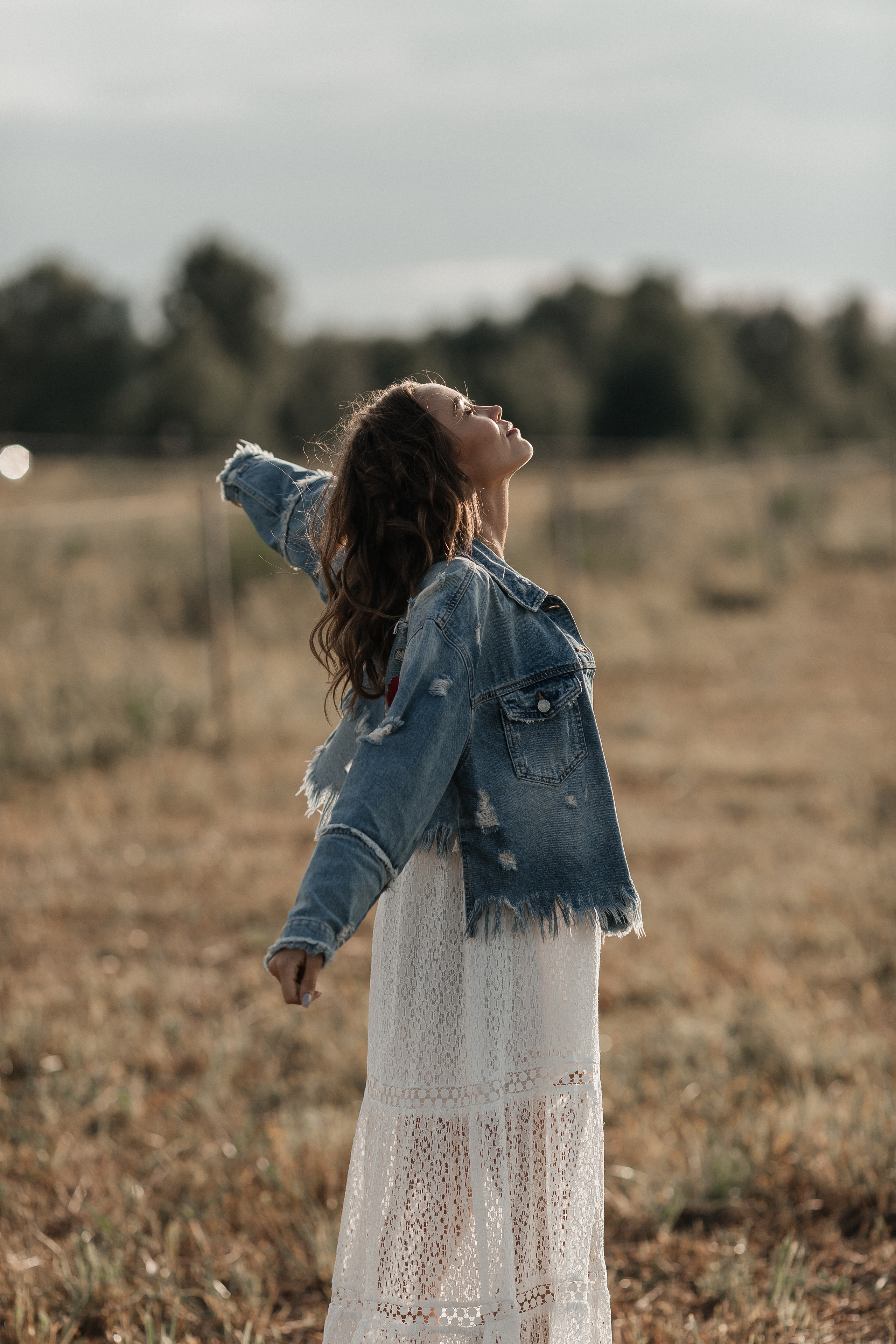 Sunset on the grass / Love story 30.06.2019. Воркшопы для фотографов в Москве и по всей России