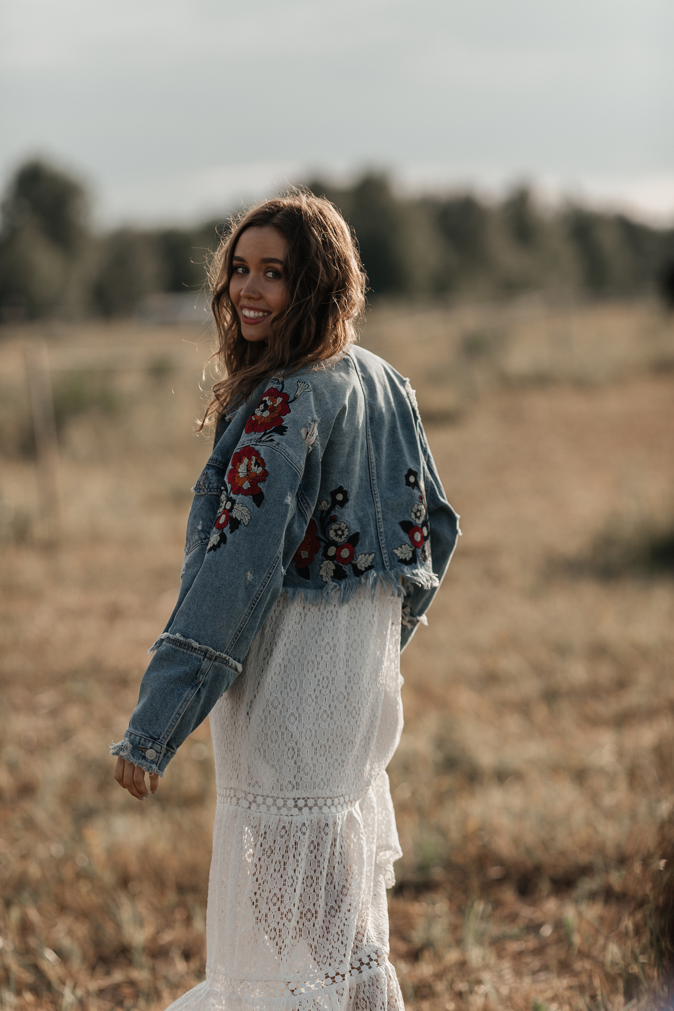 Sunset on the grass / Love story 30.06.2019. Воркшопы для фотографов в Москве и по всей России