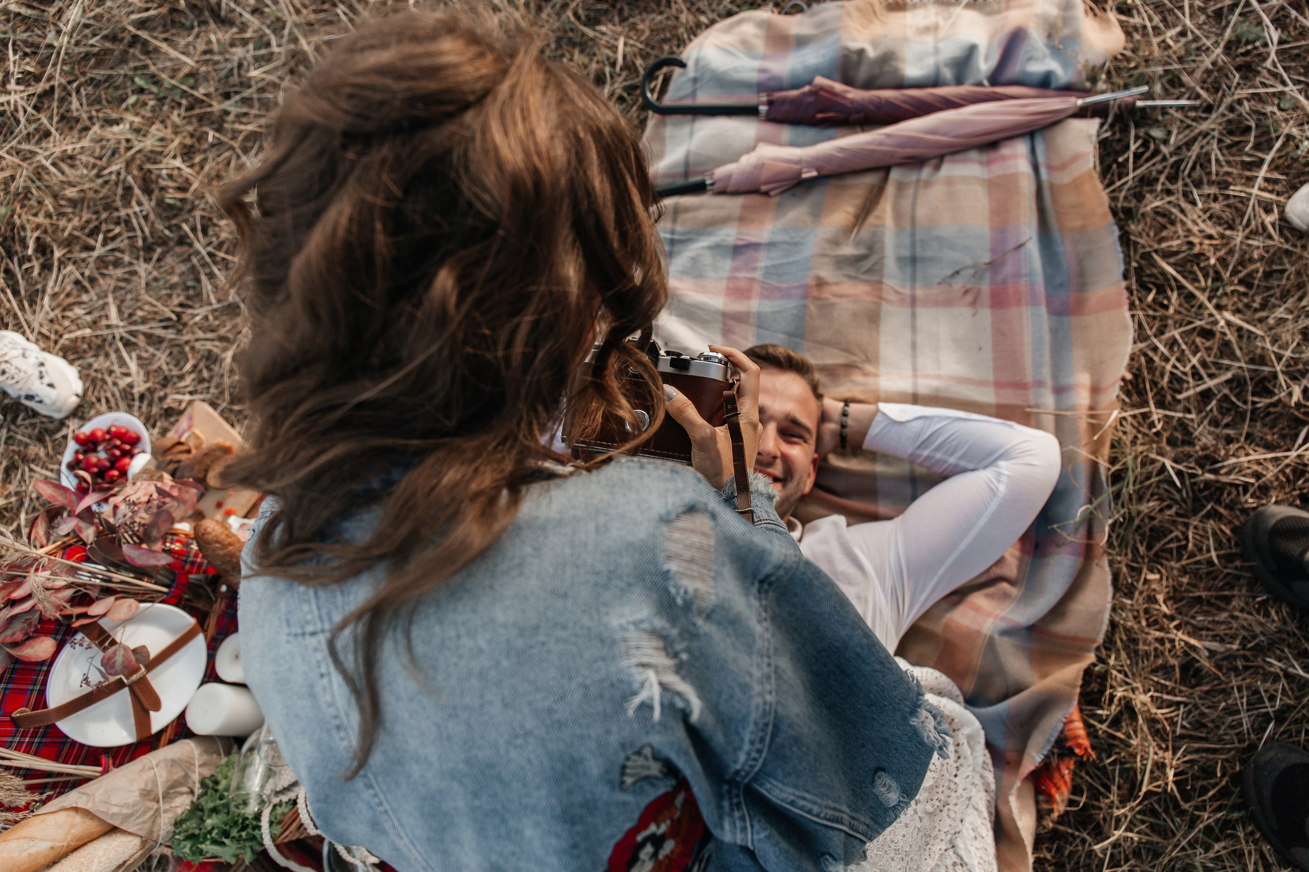 Sunset on the grass / Love story 30.06.2019. Воркшопы для фотографов в Москве и по всей России