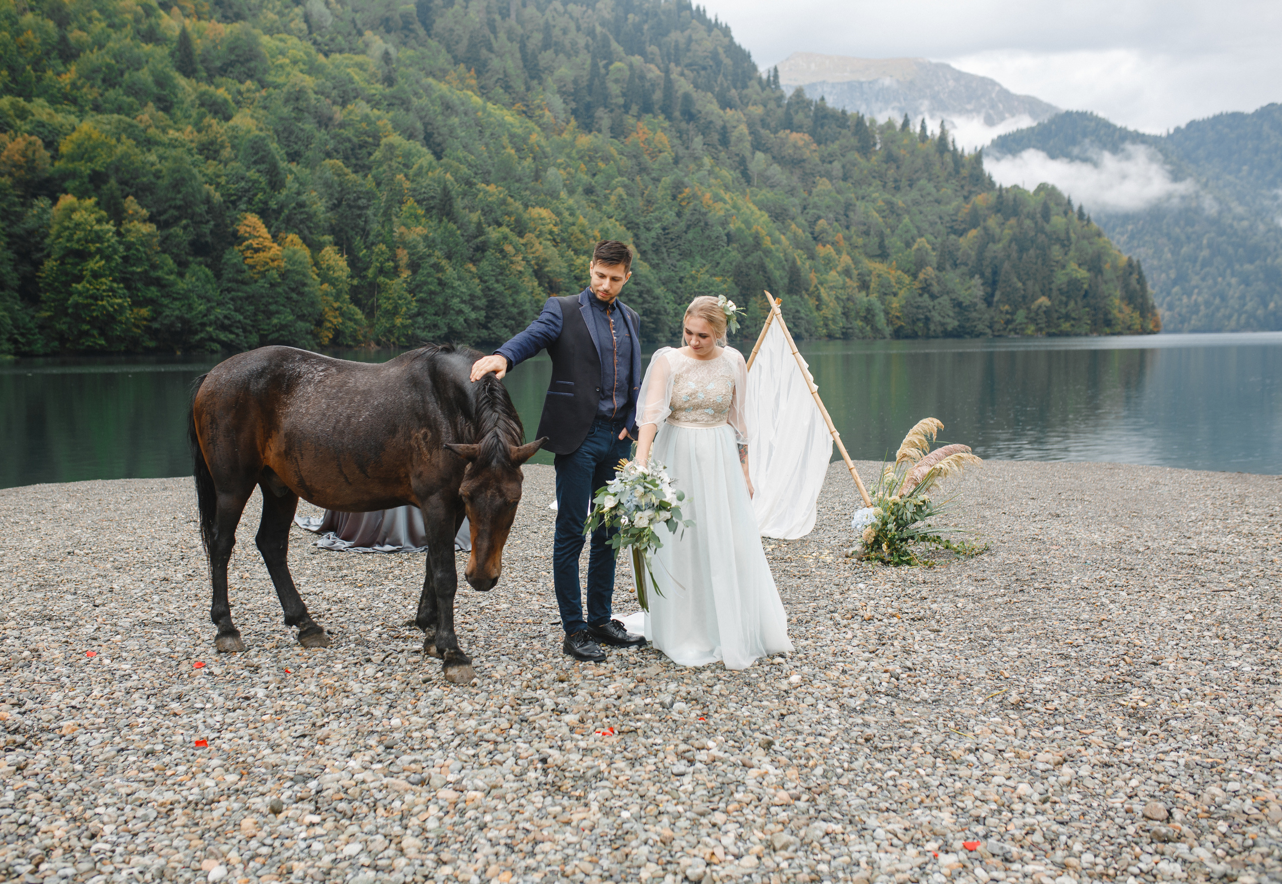 Wedding story on lake Ritsa 08.09.2018. Воркшопы для фотографов в Москве и по всей России