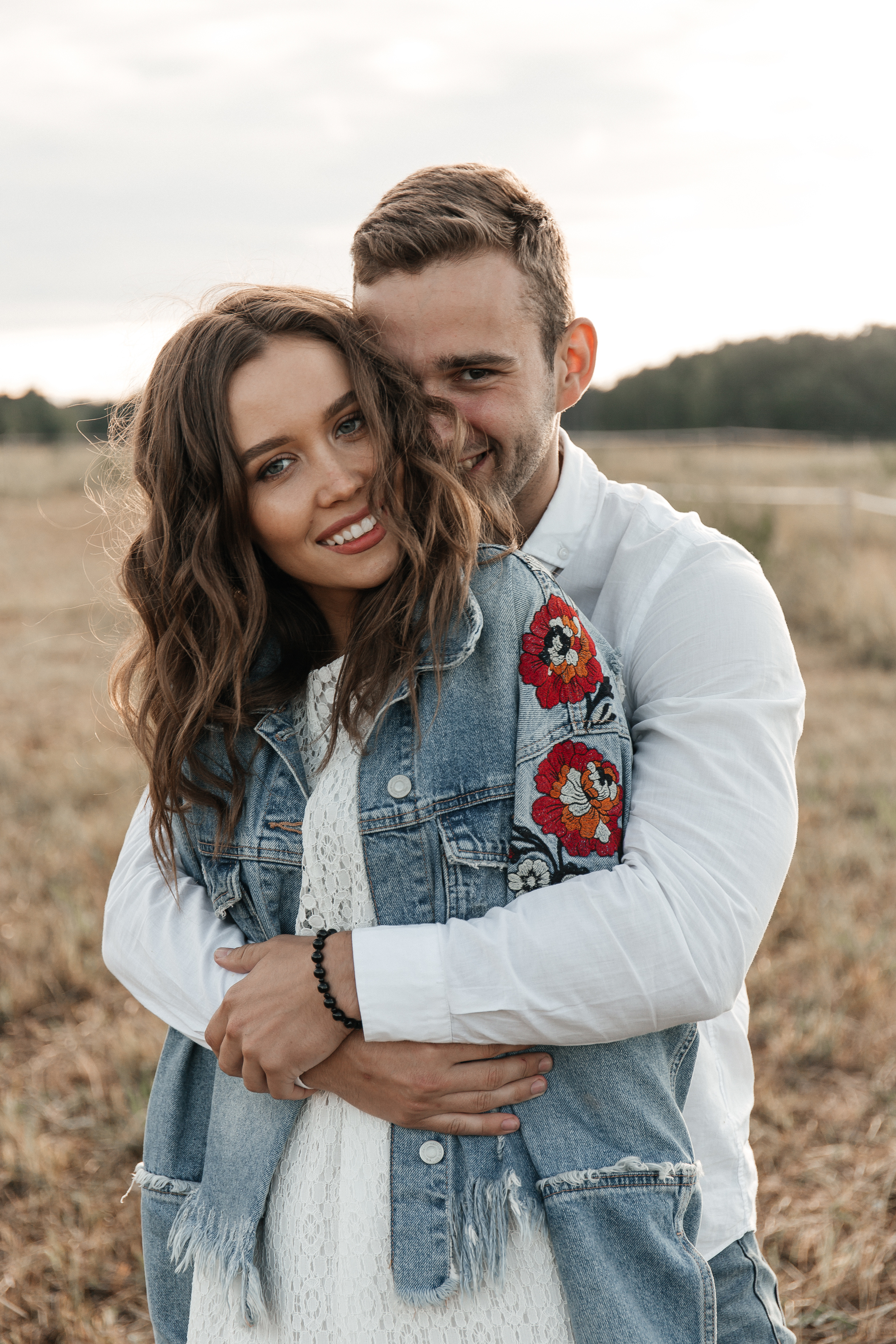 Sunset on the grass / Love story 30.06.2019. Воркшопы для фотографов в Москве и по всей России