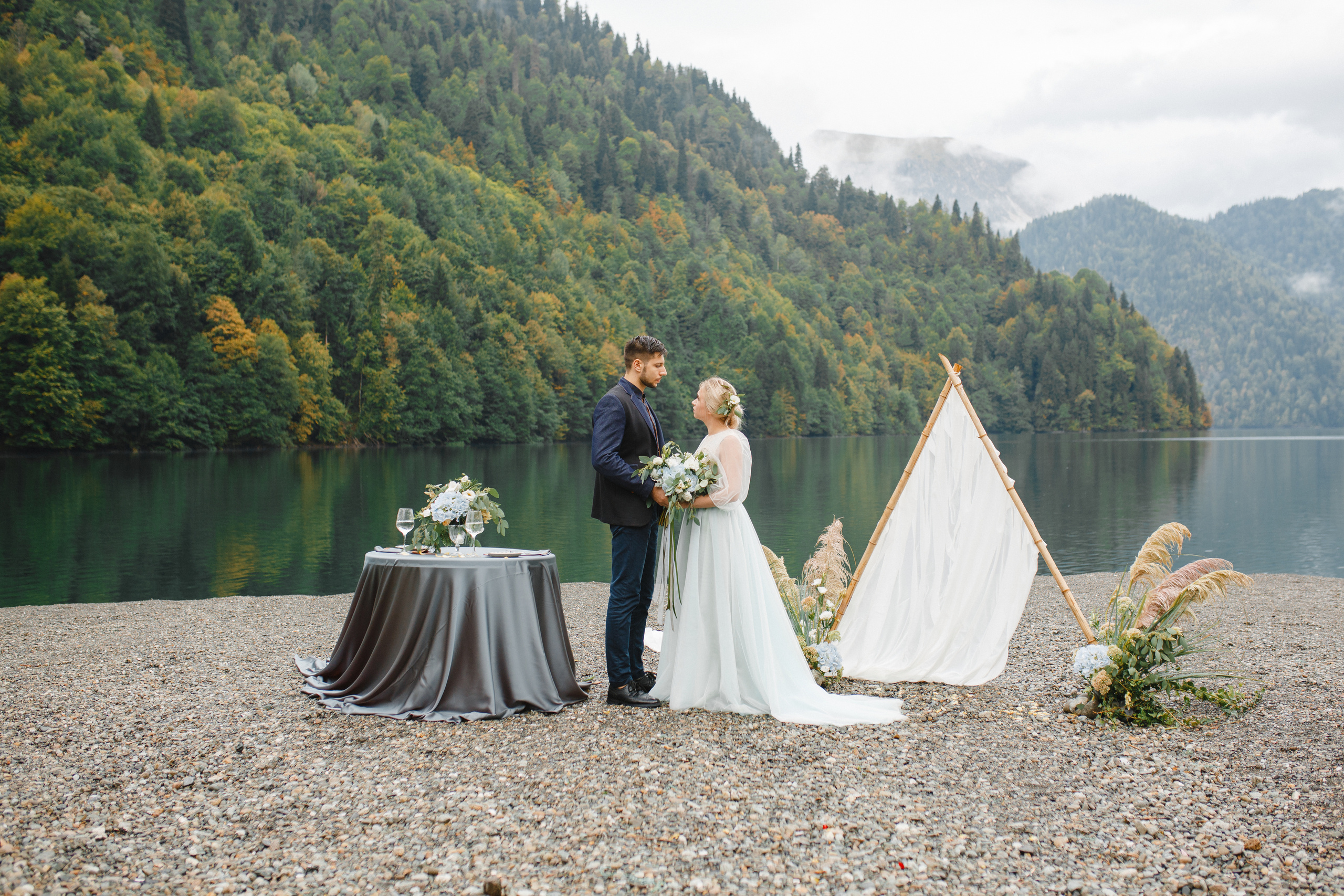 Wedding story on lake Ritsa 08.09.2018. Воркшопы для фотографов в Москве и по всей России