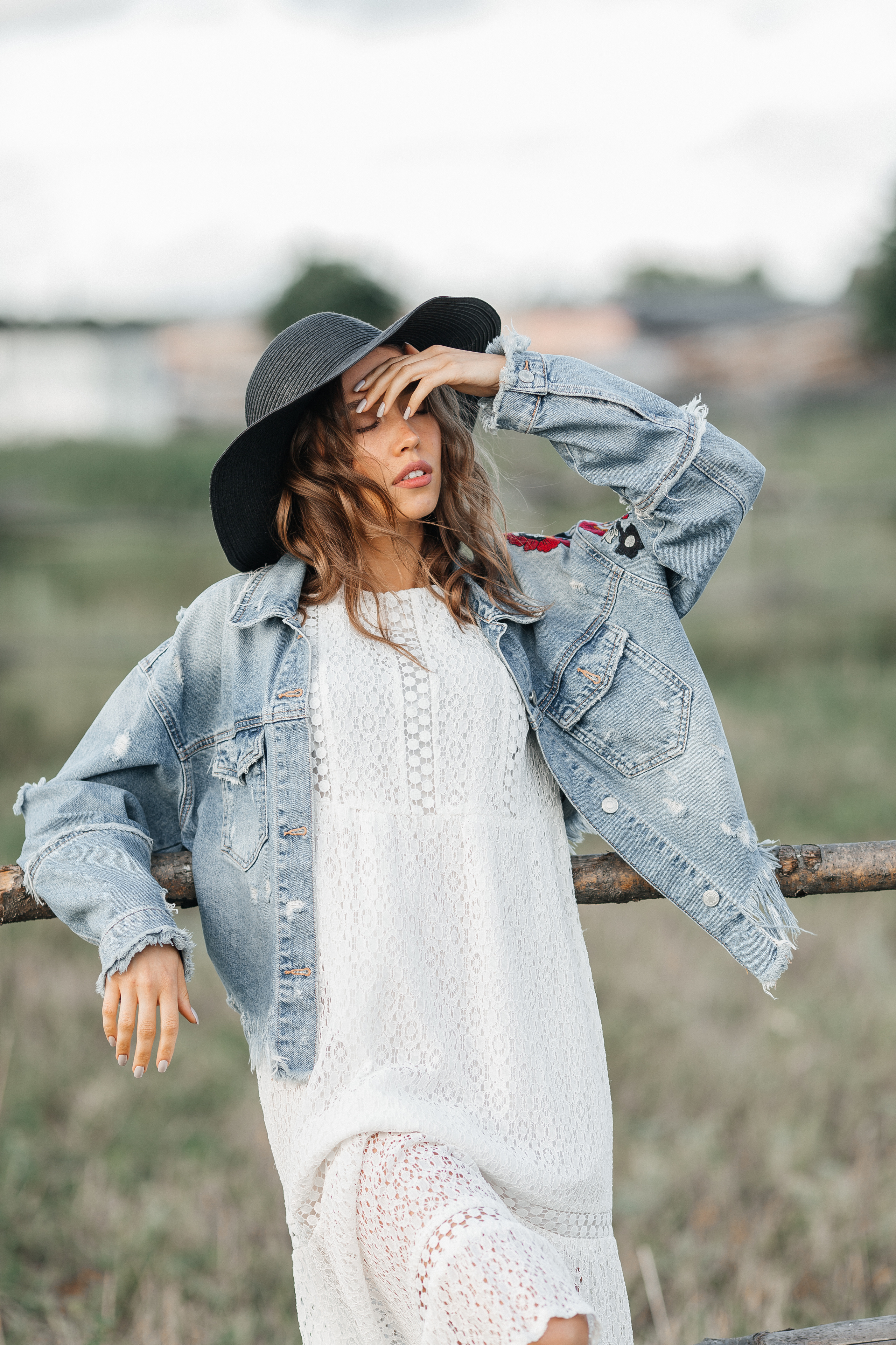 Sunset on the grass / Love story 30.06.2019. Воркшопы для фотографов в Москве и по всей России