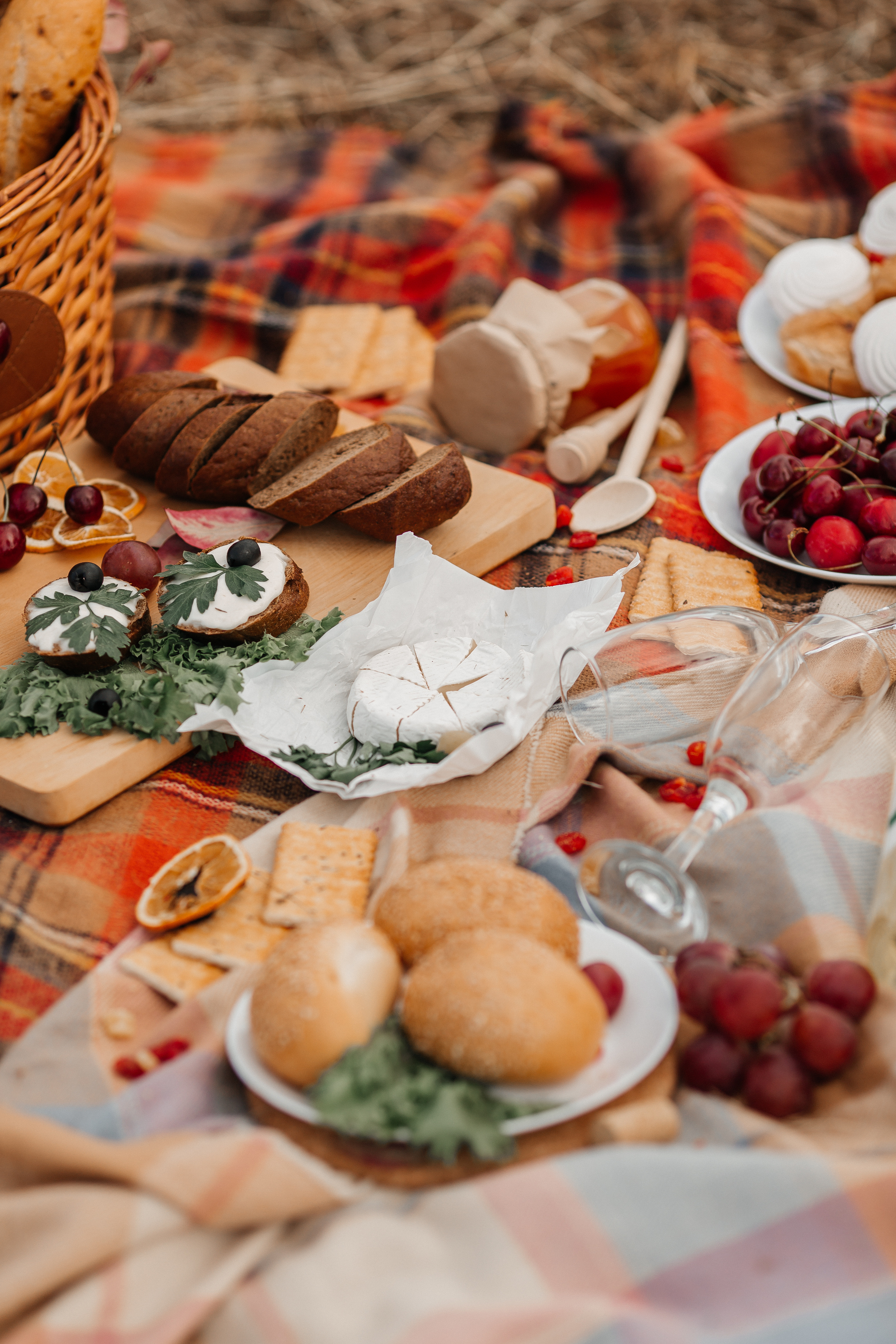 Sunset on the grass / Love story 30.06.2019. Воркшопы для фотографов в Москве и по всей России