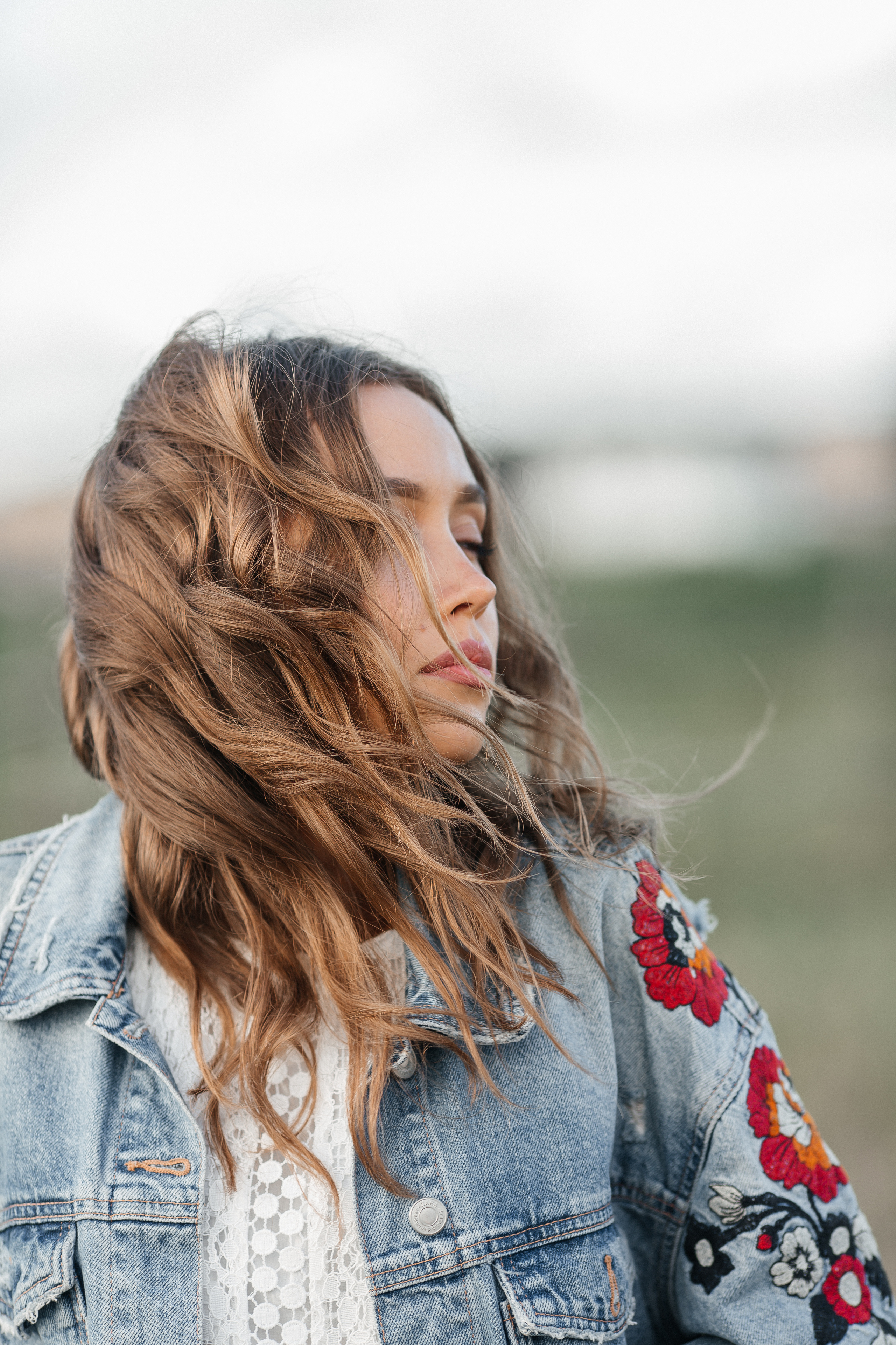 Sunset on the grass / Love story 30.06.2019. Воркшопы для фотографов в Москве и по всей России