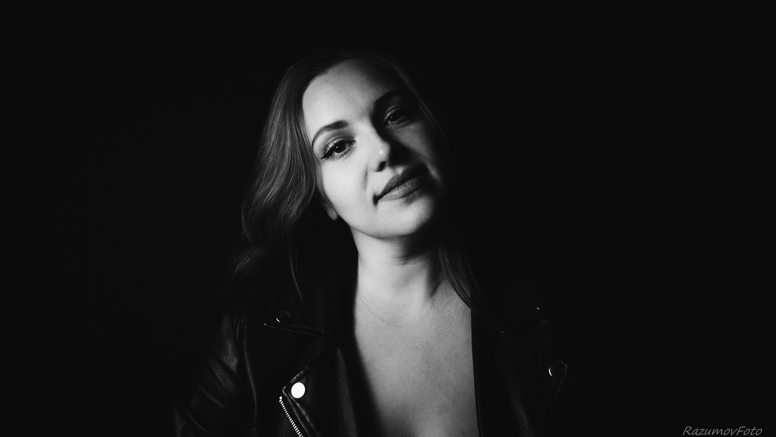 Белое и черное. Фото-видео студия Владимира Разумова RazumovFilms