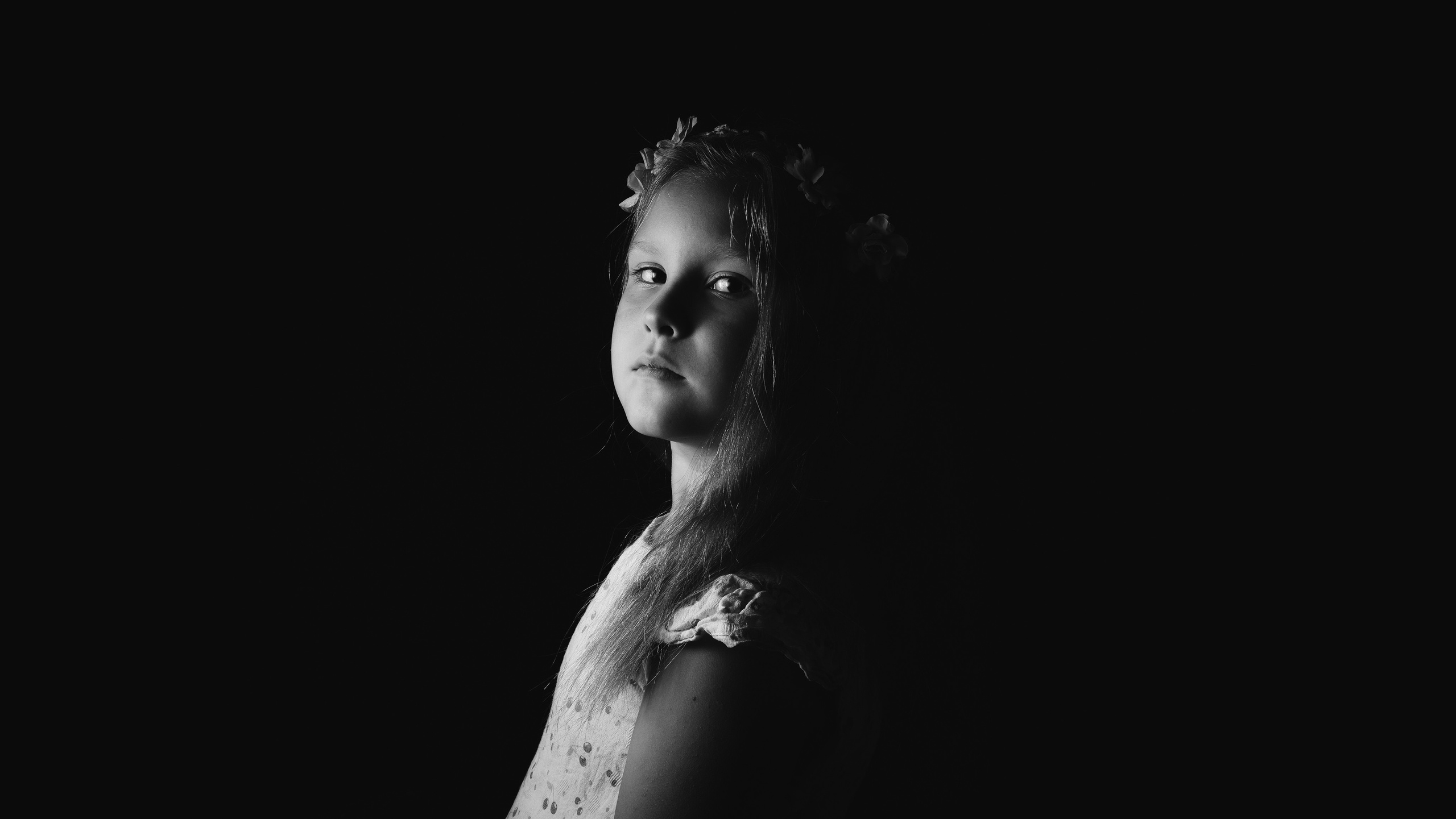 Белое и черное. Фото-видео студия Владимира Разумова RazumovFilms