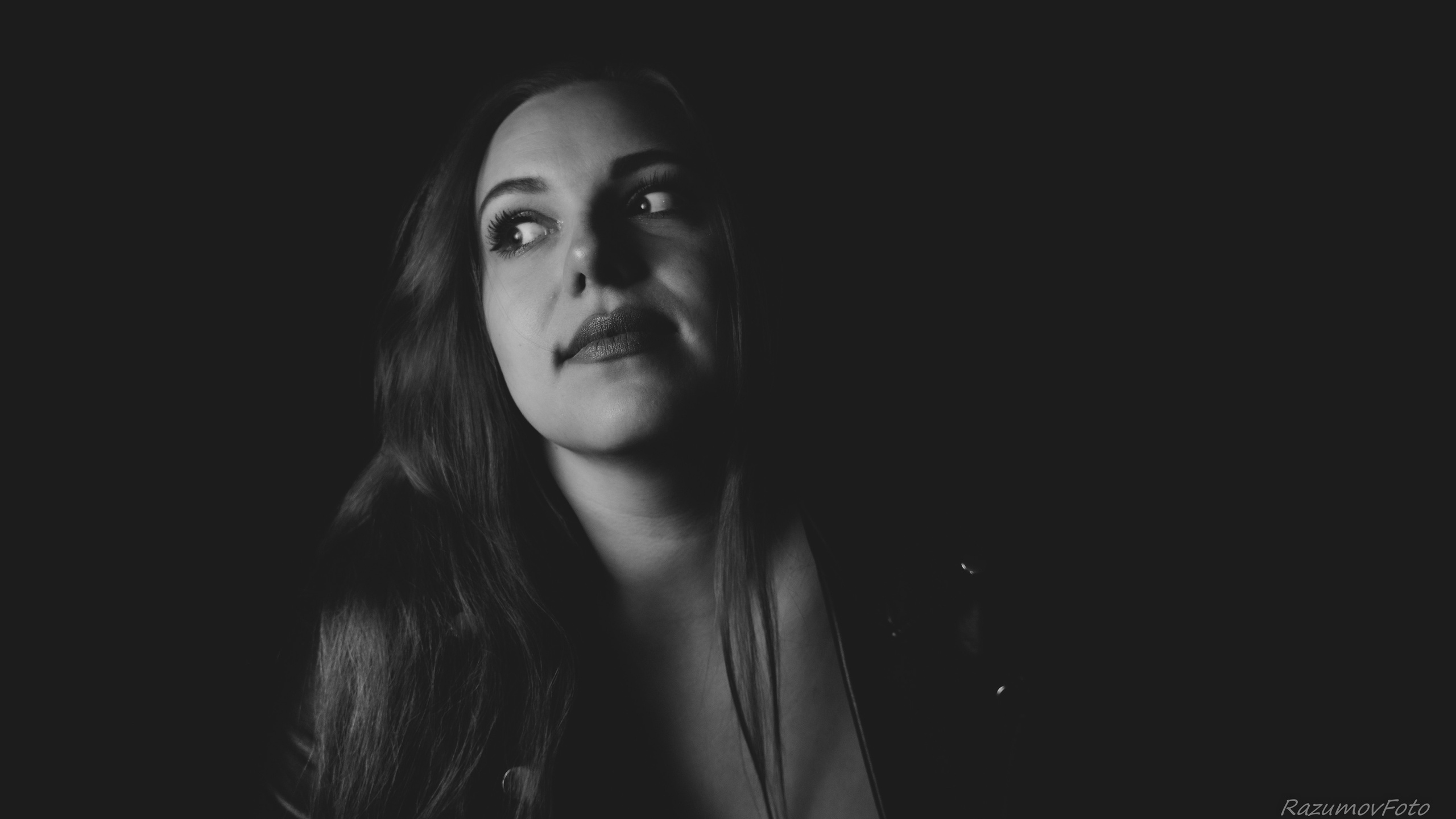 Белое и черное. Фото-видео студия Владимира Разумова RazumovFilms