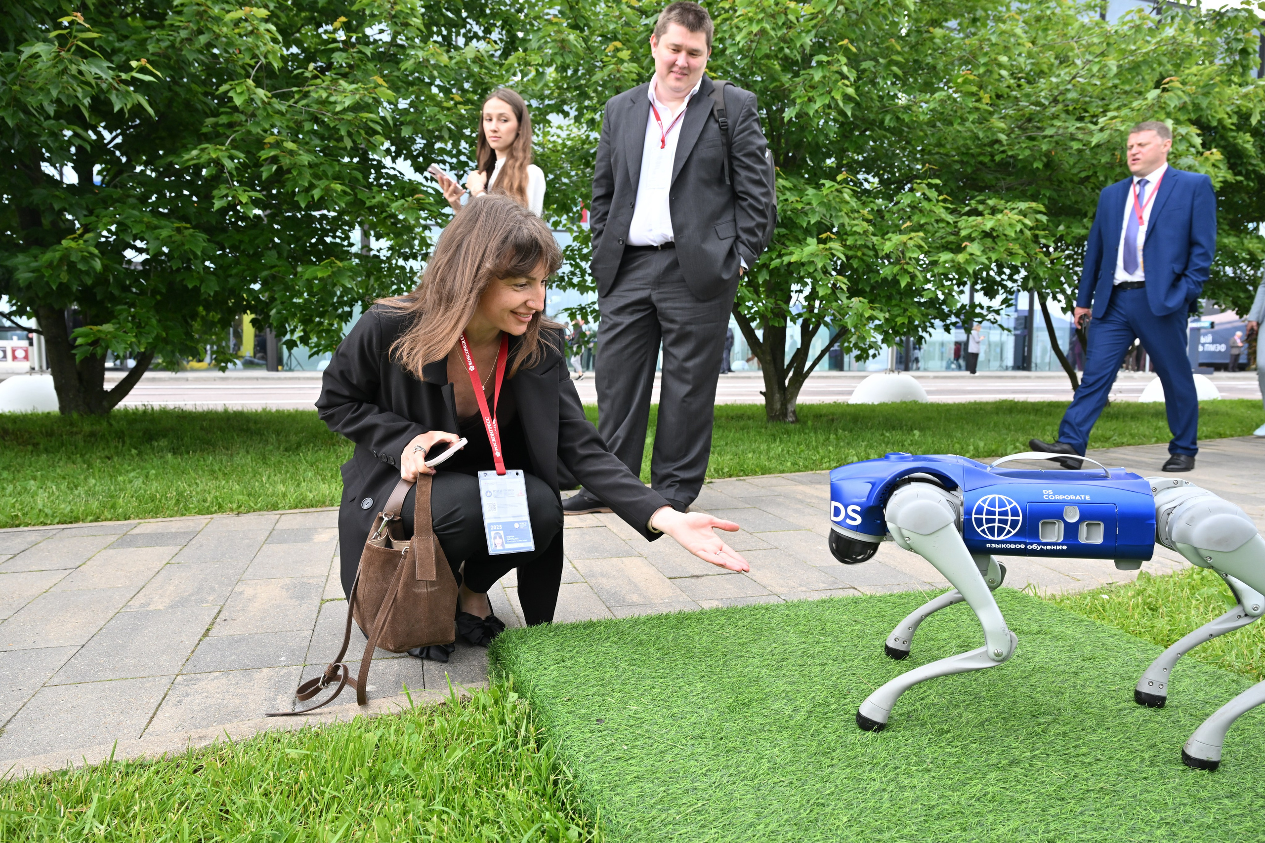 ПМЭФ 2025: летняя терраса «Теремка». Serg PG Photography — репортажная фотосъемка в Петербурге