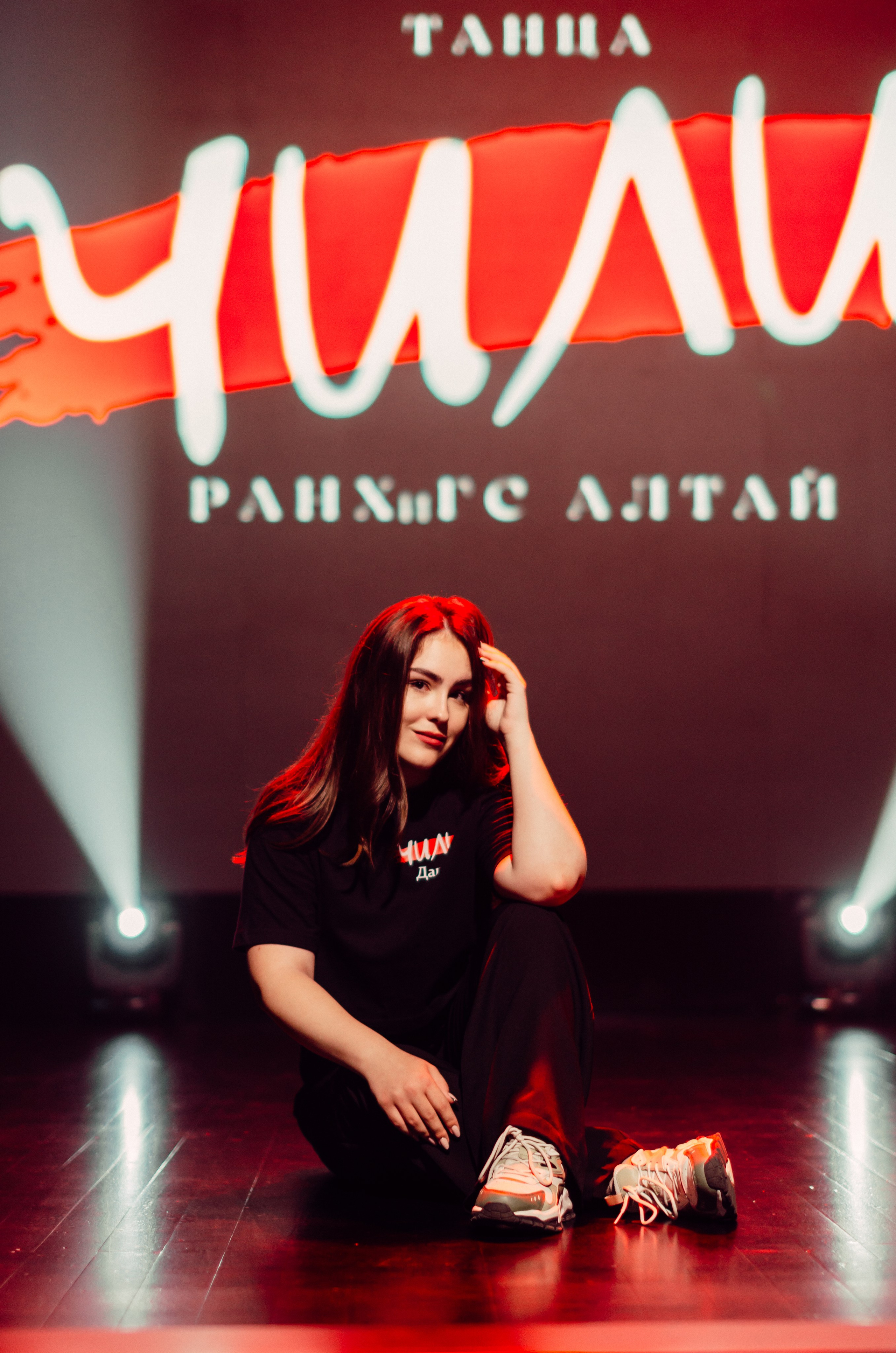 Групповая фотосъемка танцевального коллектива. Денисова Аля — фотограф для парных съемок и индивидуальных историй в Барнауле