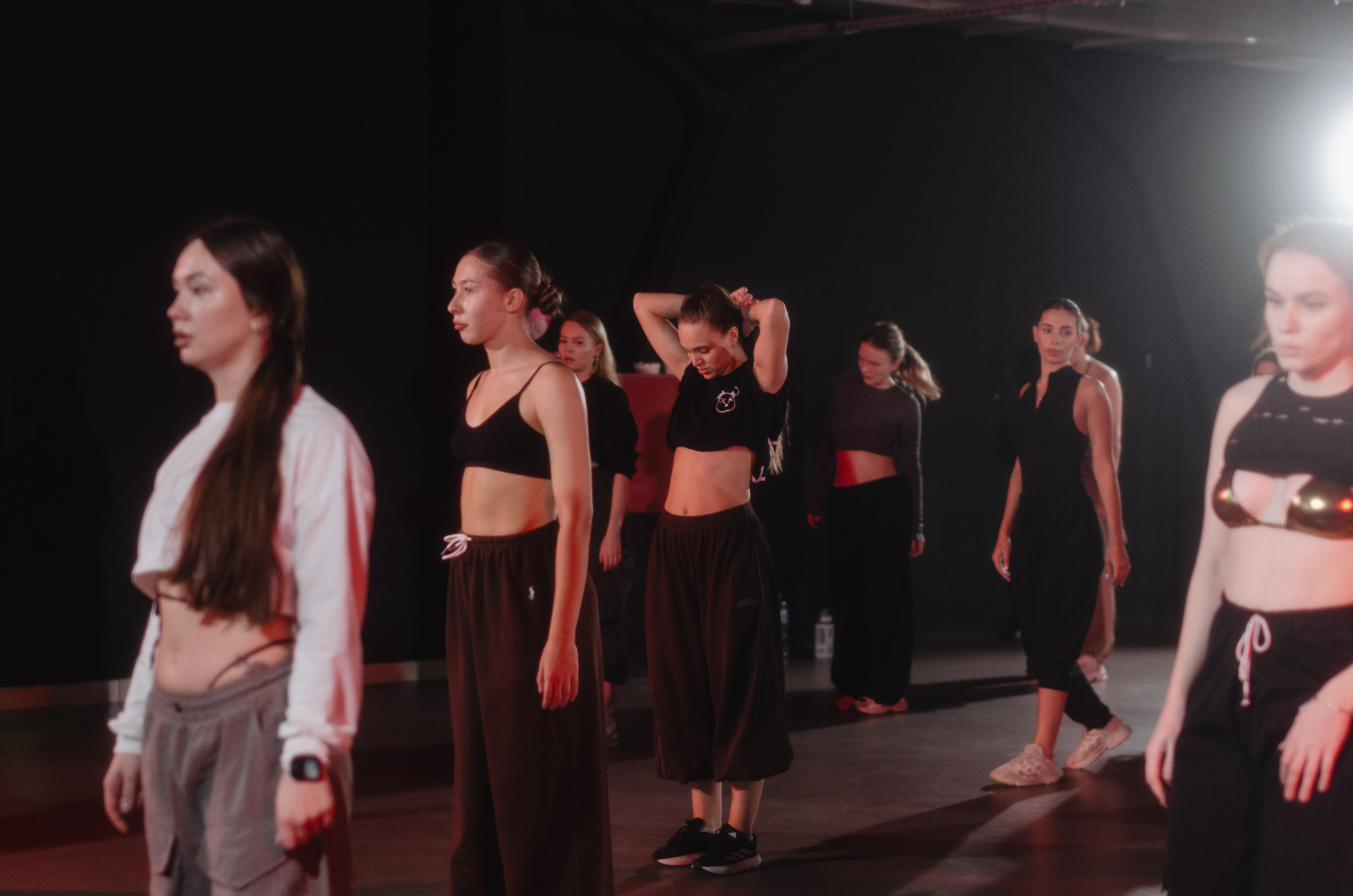 Мастер-классы по High Heels/Girly hip-hop от Оксаны ATTA. Денисова Аля — фотограф для парных съемок и индивидуальных историй в Барнауле