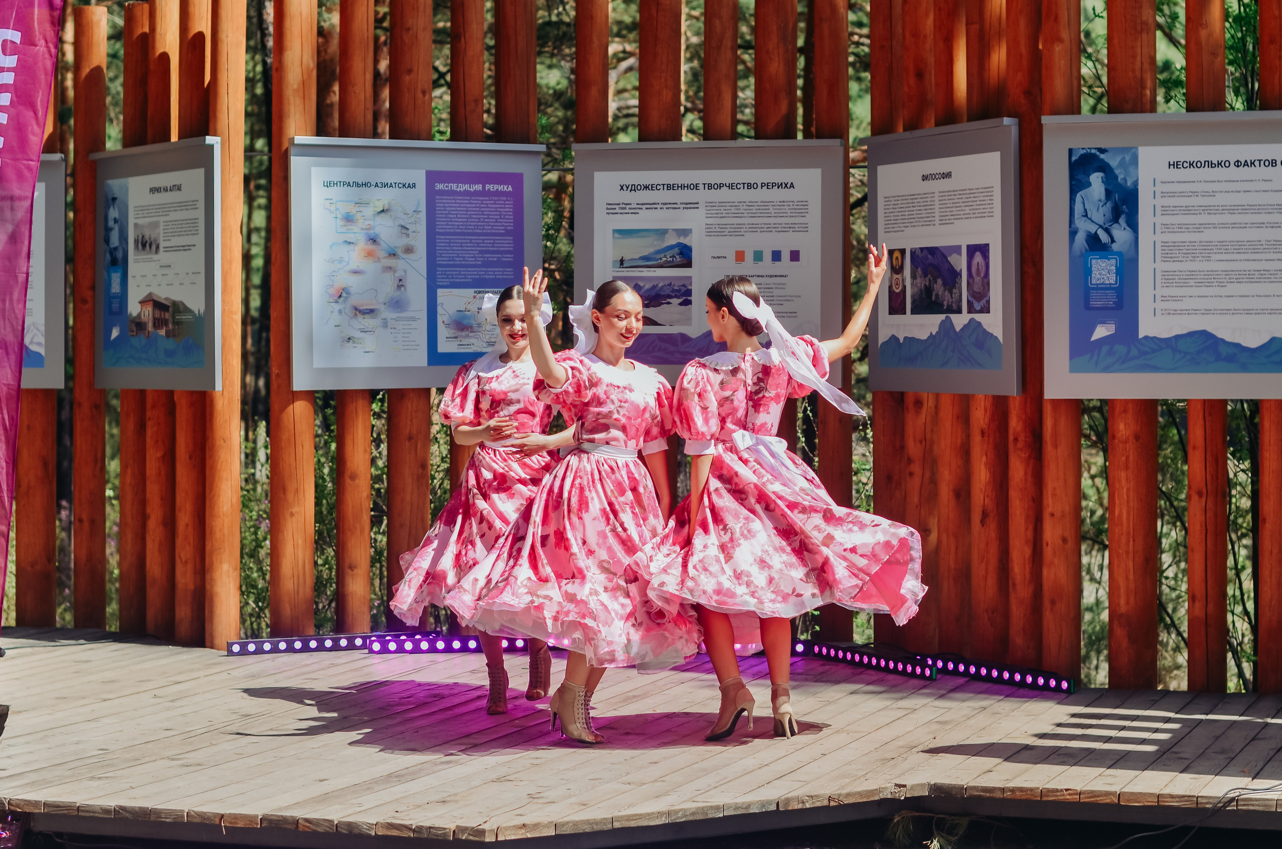 Фестиваль «Цветение Маральника на Алтае 2025». Фоторепортаж. Денисова Аля — фотограф для парных съемок и индивидуальных историй в Барнауле