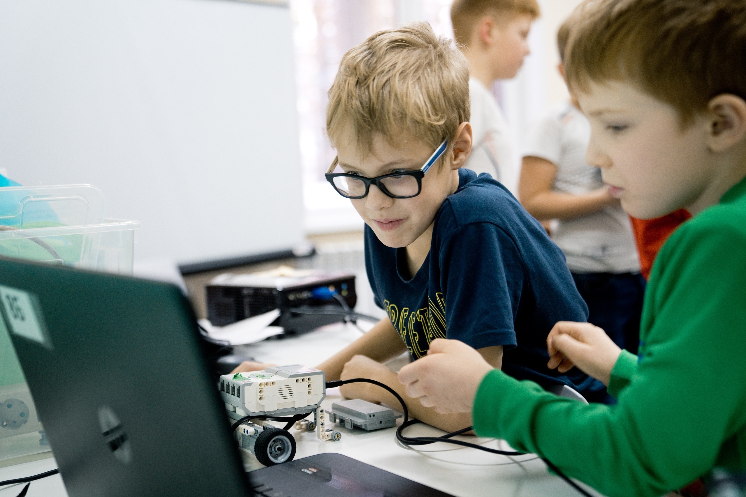 05.12 | Профильная смена по направлению «Робототехника». Репортажный фотограф Света Асадчая