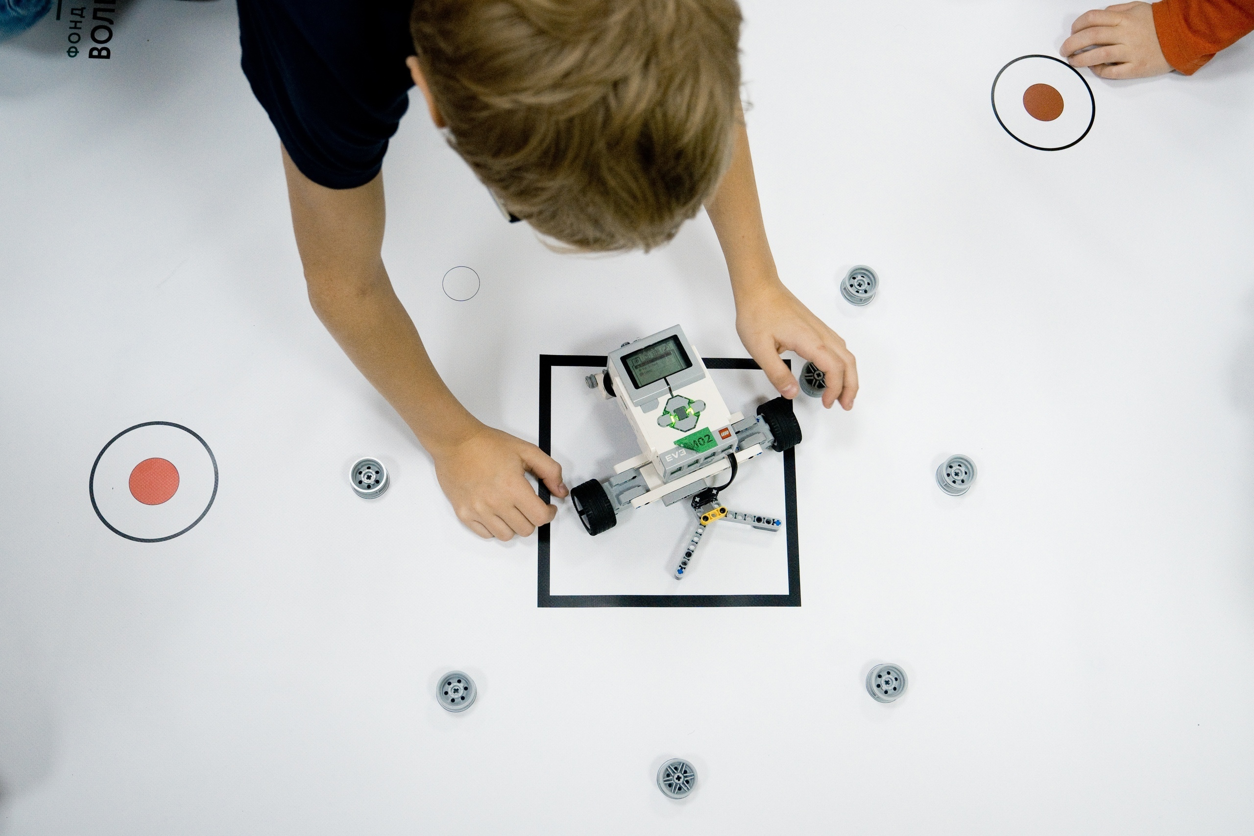 05.12 | Профильная смена по направлению «Робототехника». Репортажный фотограф Света Асадчая