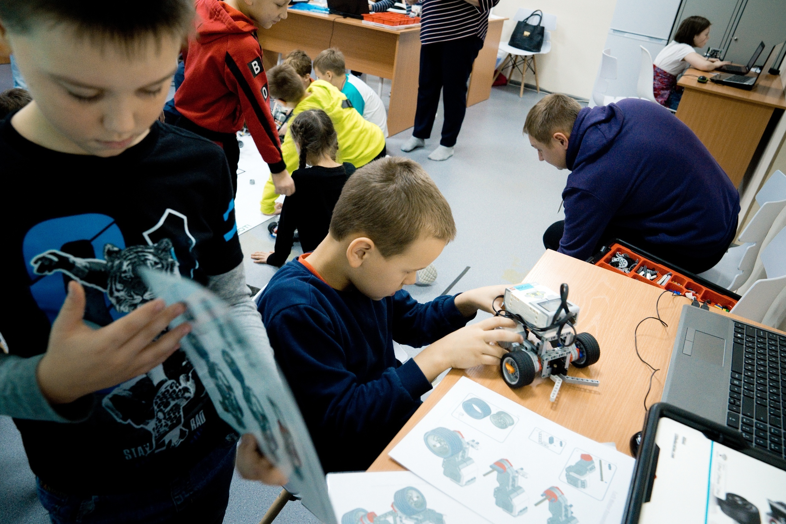 05.12 | Профильная смена по направлению «Робототехника». Репортажный фотограф Света Асадчая