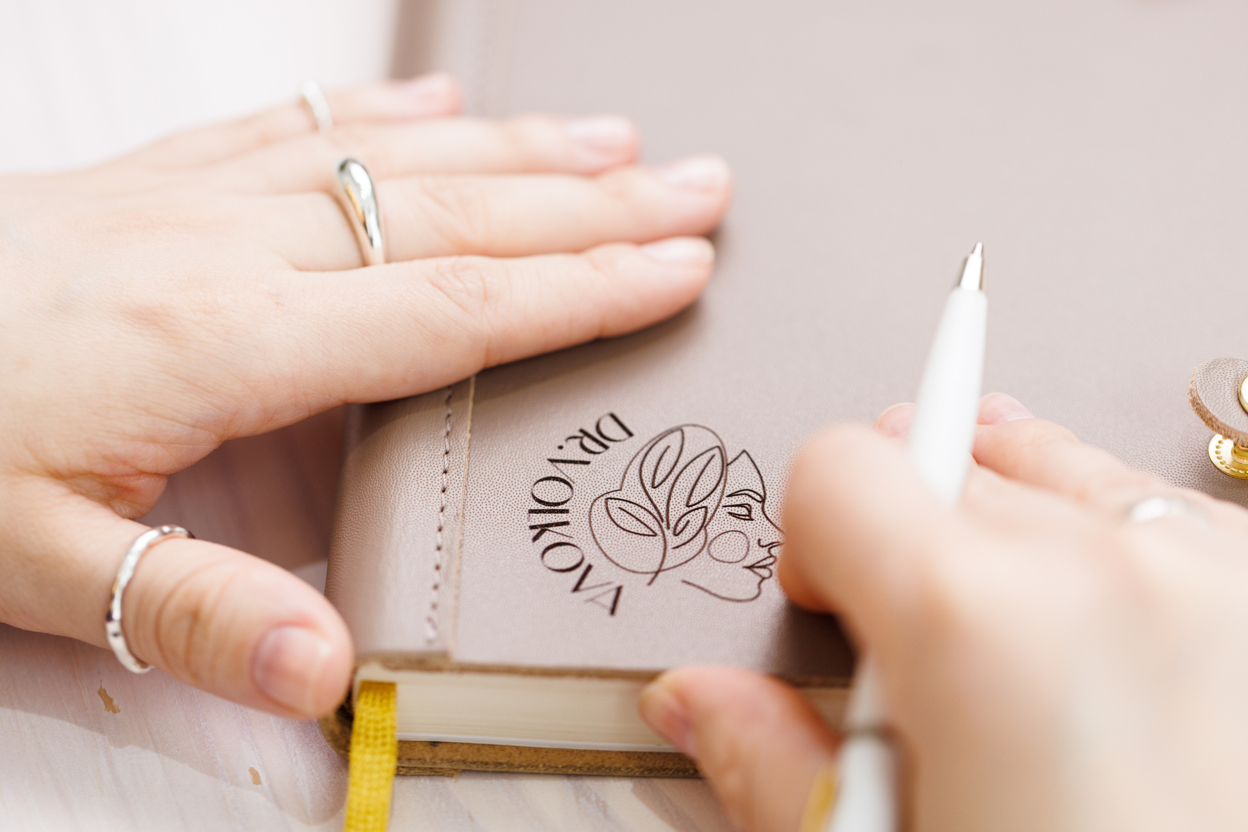 Контент в студии и клиники для косметического бренда Unite. Портретный и свадебный фотограф в Белгороде Глухова Кристина