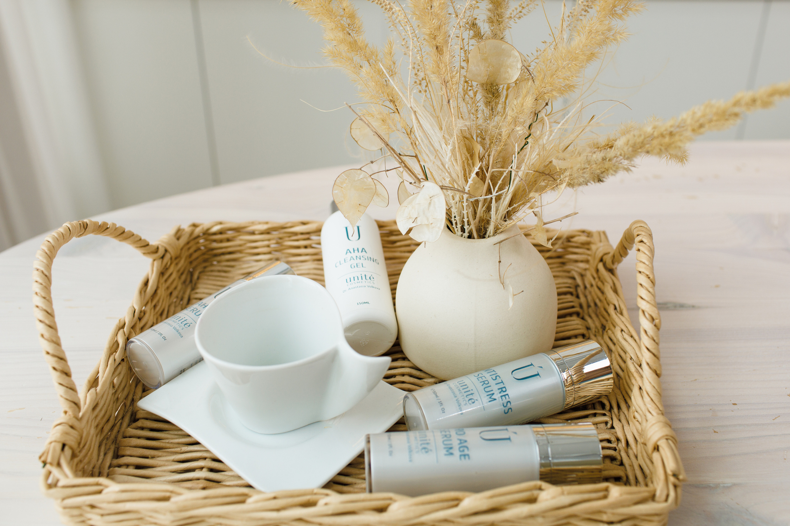 Контент в студии и клиники для косметического бренда Unite. Портретный и свадебный фотограф в Белгороде Глухова Кристина