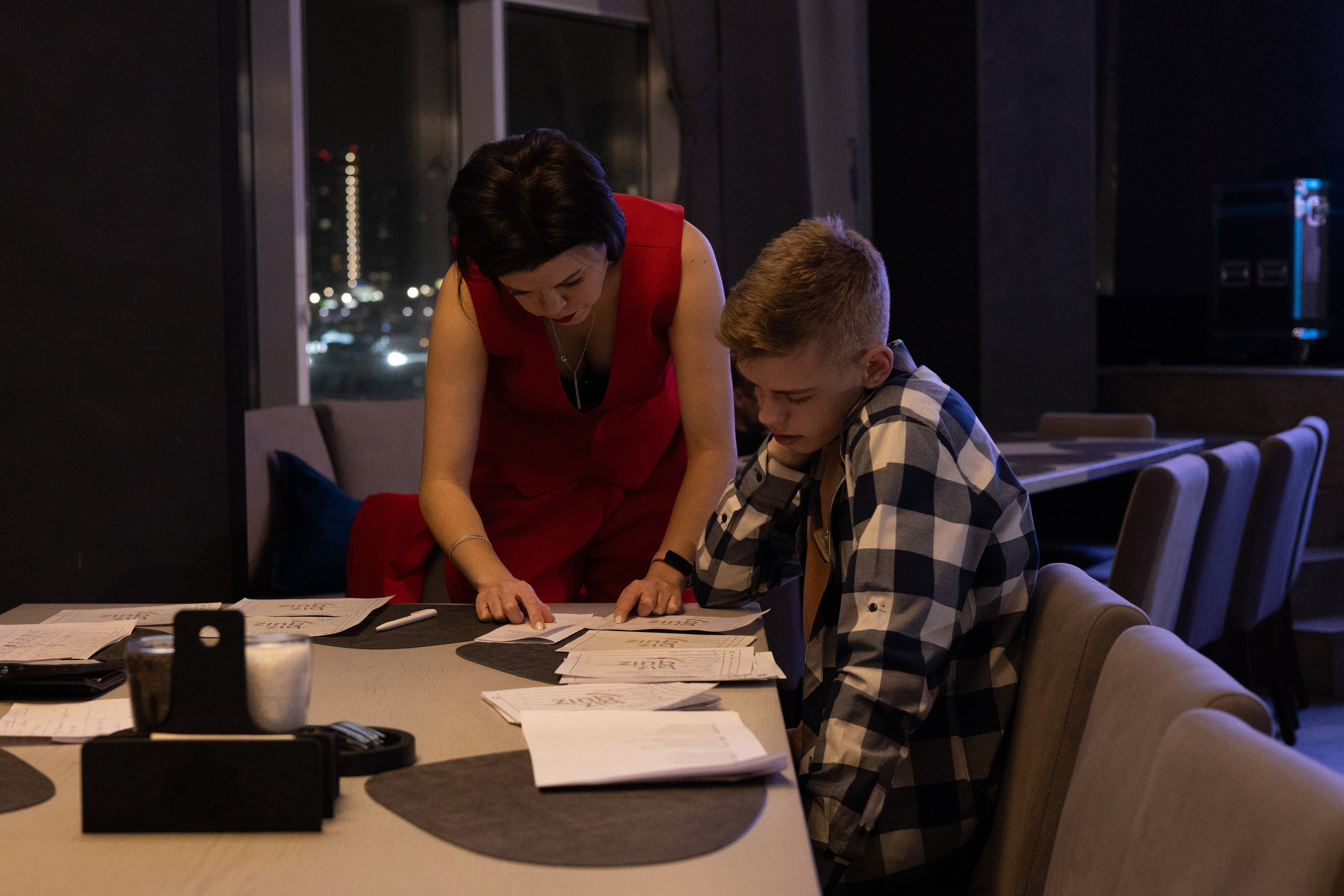 13ая BIZ QUIZ: деловая игра | Красноярск. Фотограф Красноярск съемки лавстори, фотосессия в студии, портретная съемка, творческие фотосессии