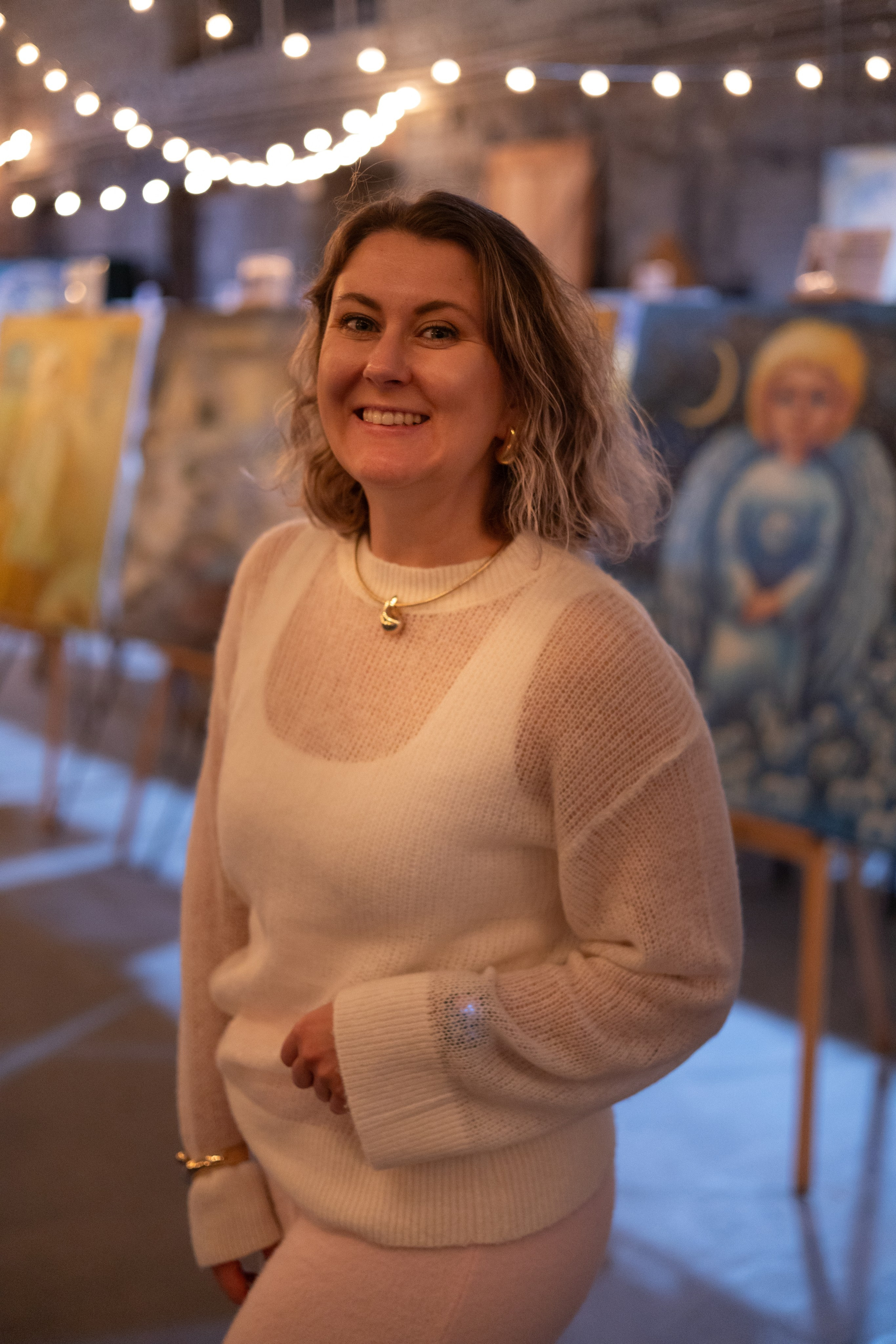 Выставка «АНГЕЛЫ МИРА». Фотограф Красноярск съемки лавстори, фотосессия в студии, портретная съемка, творческие фотосессии